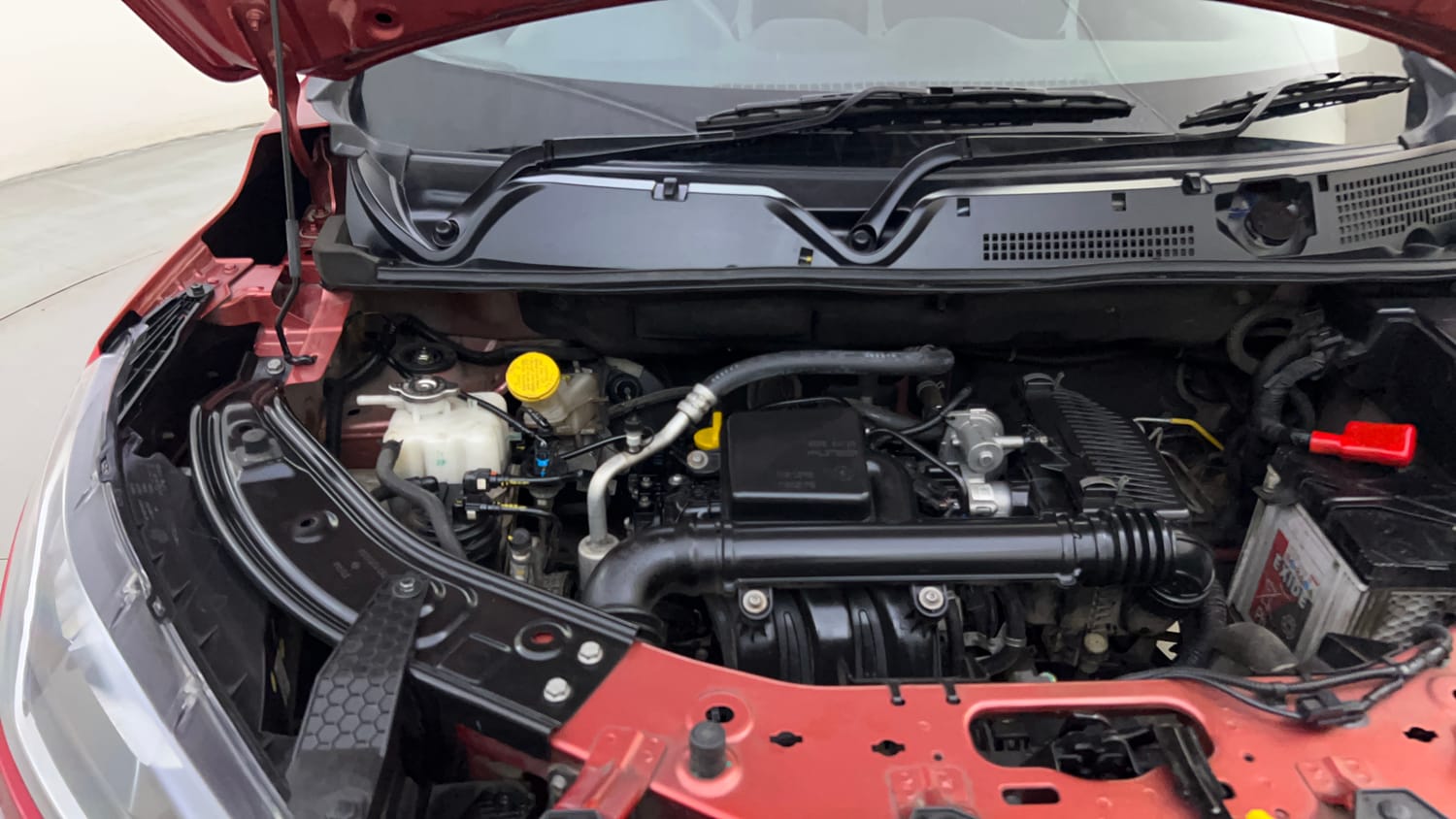 Used 2024 Nissan Magnite XV Petrol Manual engine ENGINE RIGHT SIDE HINGE & APRON VIEW