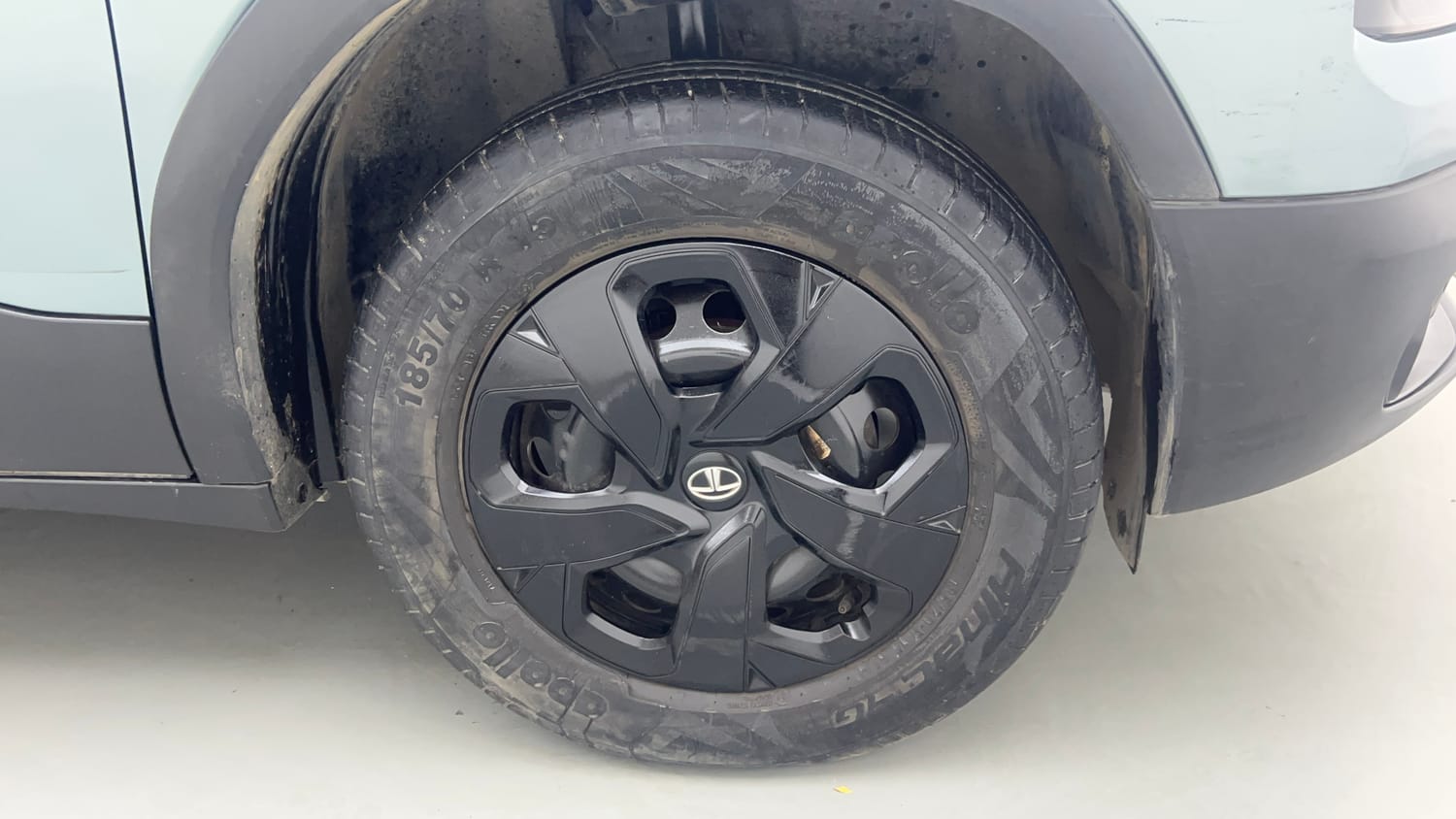Used 2023 Tata Punch Adventure AMT Petrol Automatic tyres RIGHT FRONT TYRE RIM VIEW