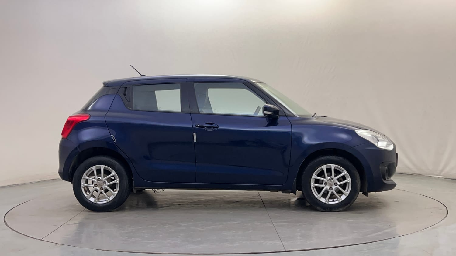 Used 2018 Maruti Suzuki Swift ZXi AMT Petrol Automatic exterior RIGHT SIDE VIEW