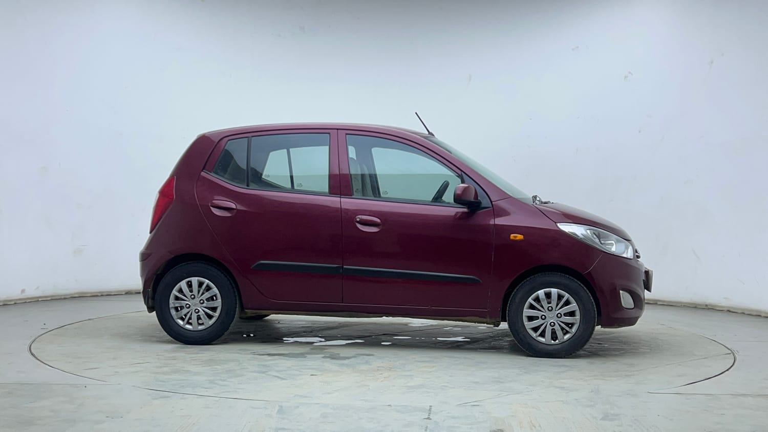 Used 2015 Hyundai i10 Sportz 1.1 iRDE2 Petrol Manual exterior RIGHT SIDE VIEW
