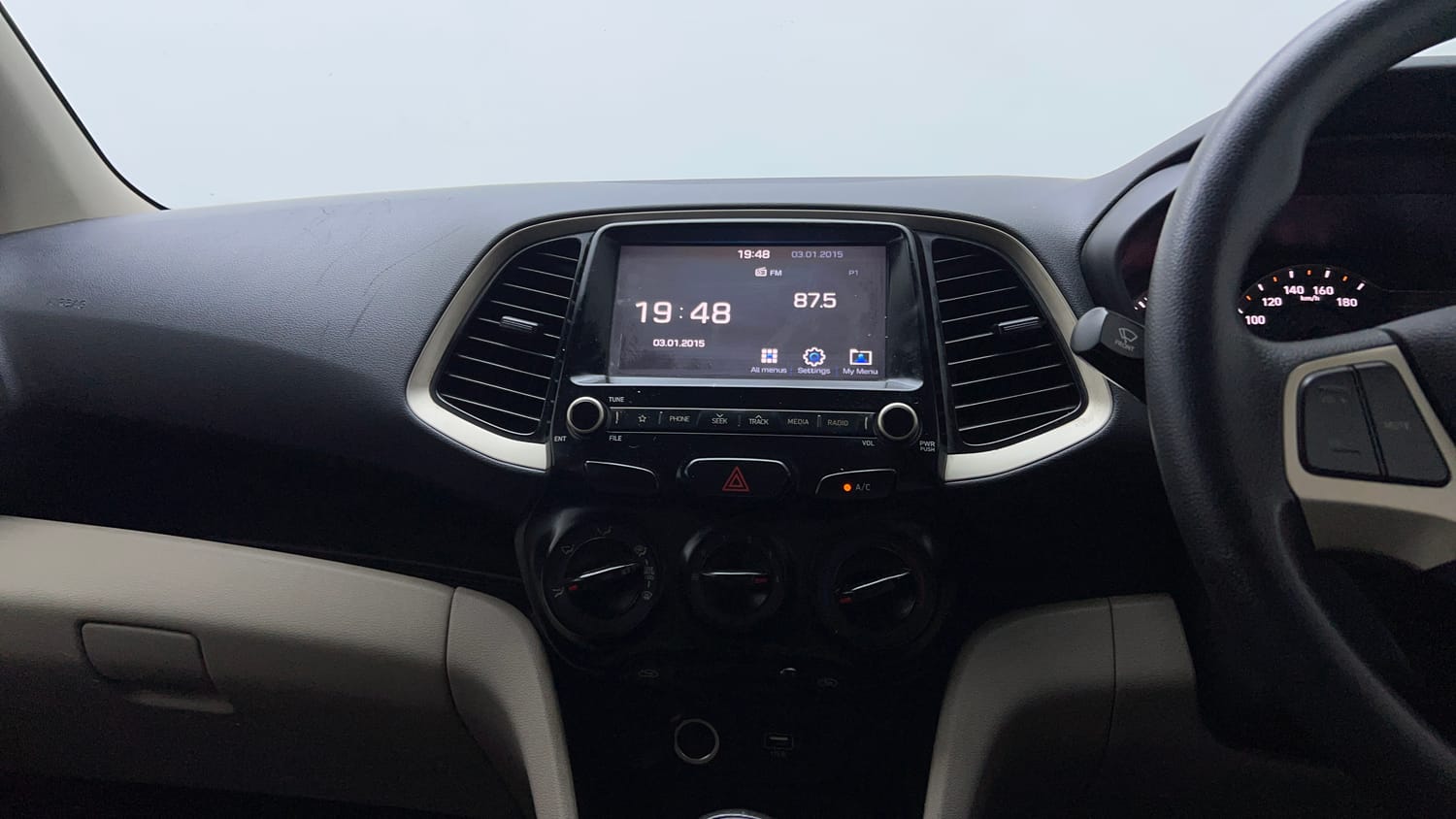 Used 2022 Hyundai Santro Sportz Petrol Manual interior MUSIC SYSTEM & AC CONTROL VIEW
