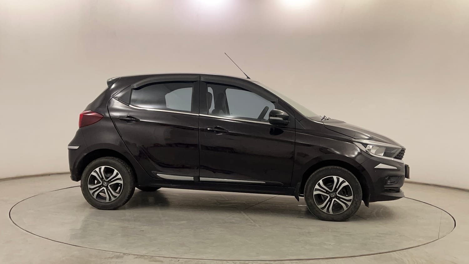 Used 2022 Tata Tiago XT CNG Cng Manual exterior RIGHT SIDE VIEW
