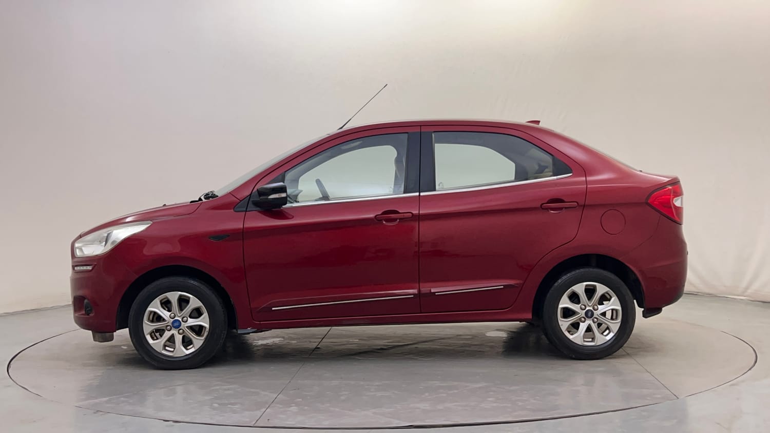 Used 2018 Ford Figo Aspire Titanium 1.2 Ti-VCT Diesel Manual exterior LEFT SIDE VIEW