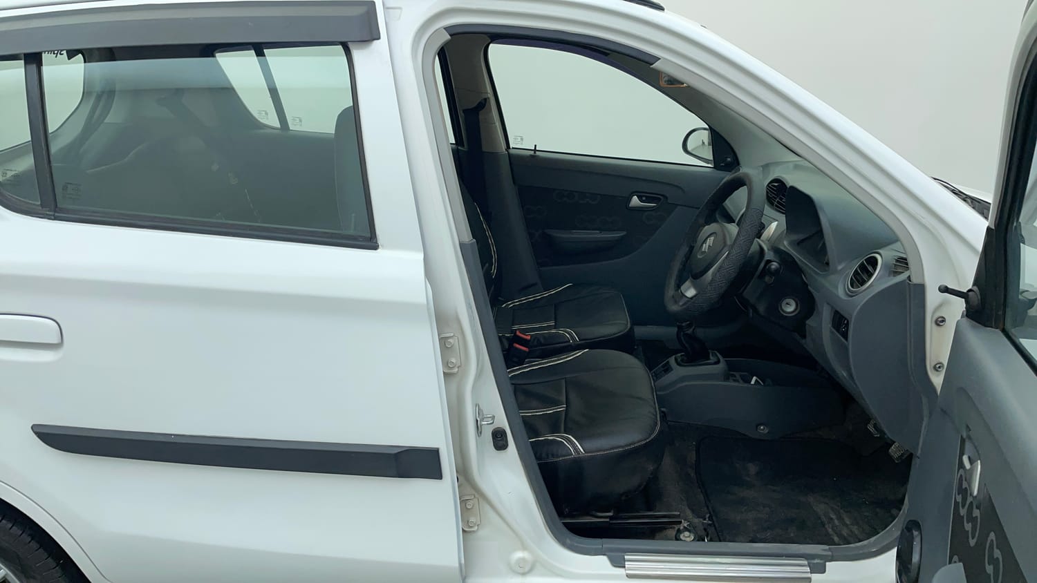 Used 2014 Maruti Suzuki Alto 800 Lxi Petrol Manual interior RIGHT SIDE FRONT DOOR CABIN VIEW