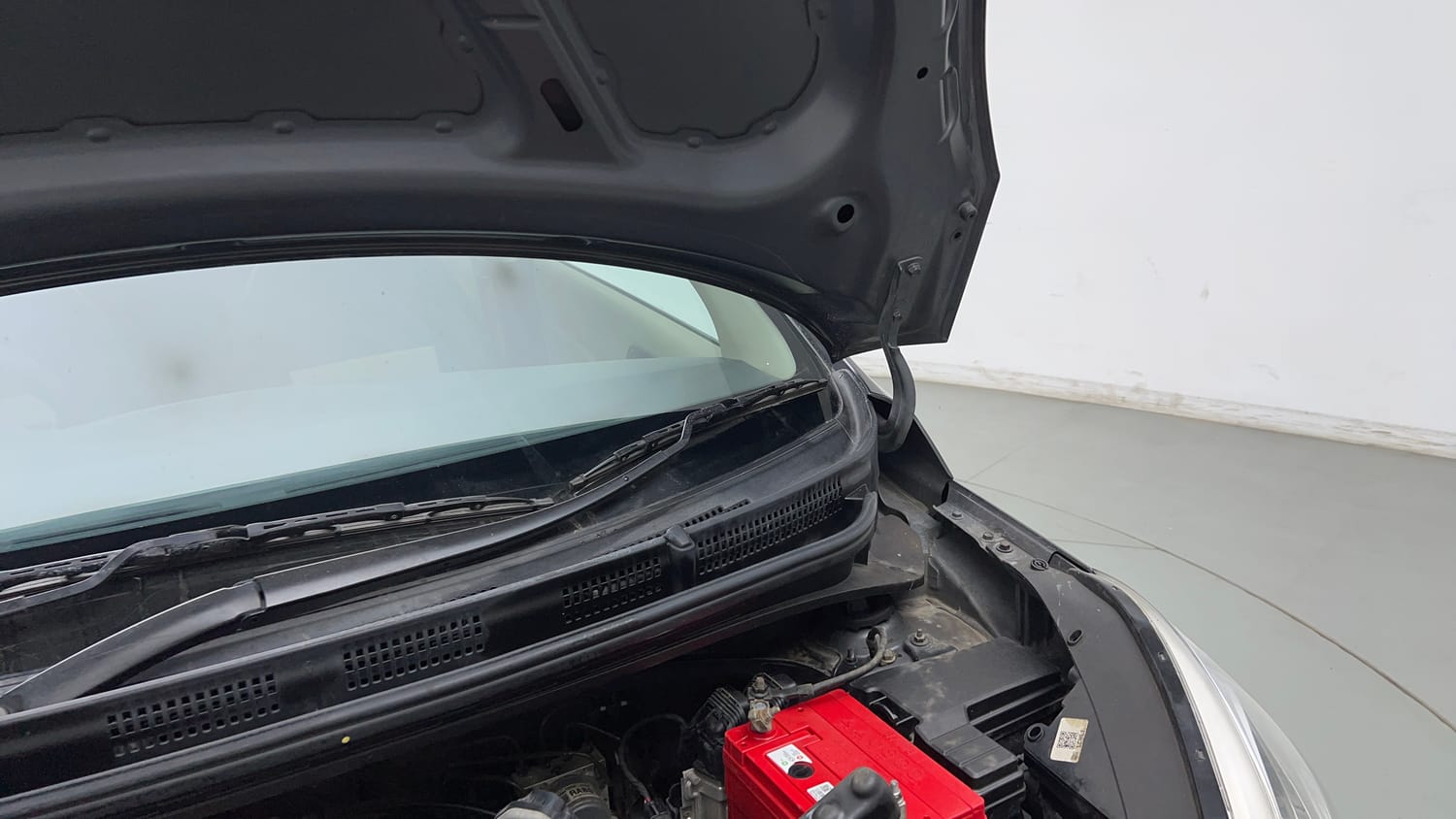 Used 2022 Hyundai Santro Sportz Petrol Manual engine ENGINE LEFT SIDE HINGE & APRON VIEW