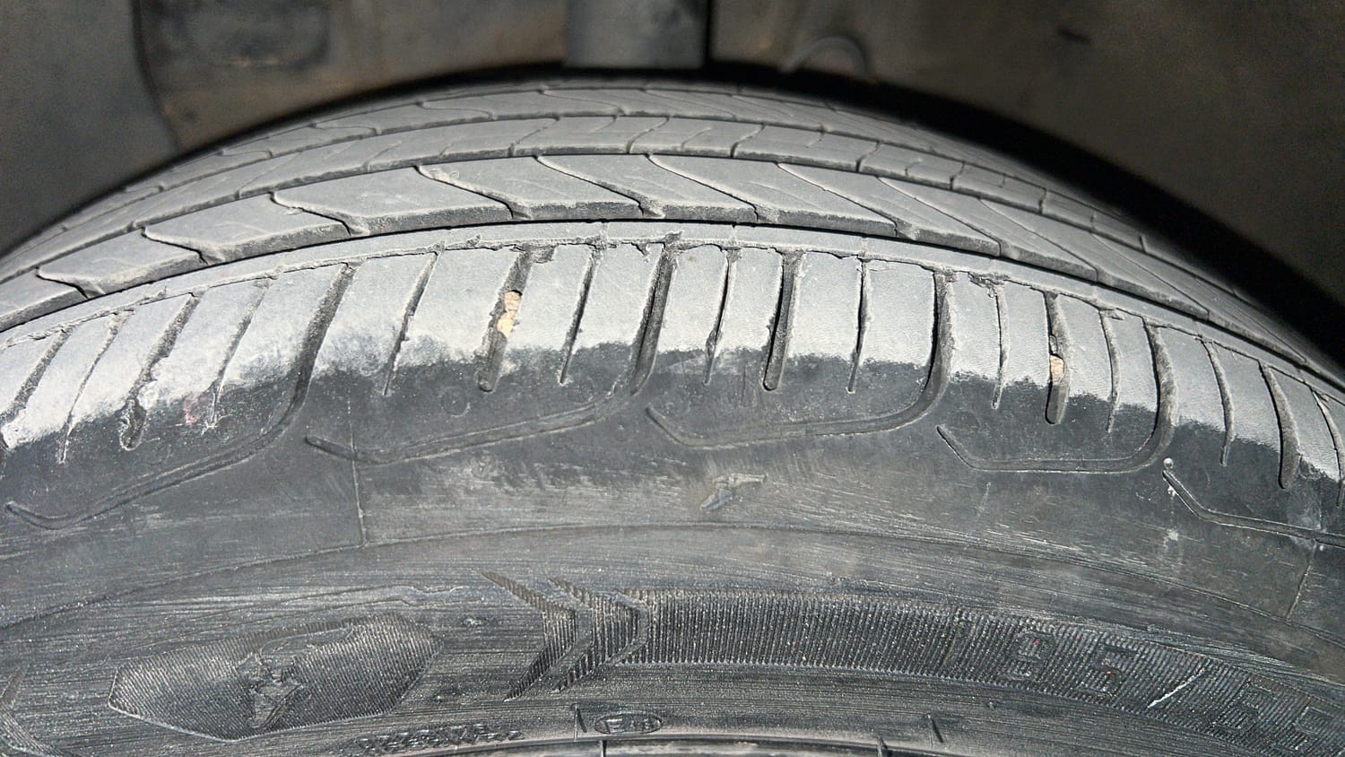 Used 2017 Hyundai i20 Active 1.2 SX Petrol Manual tyres LEFT FRONT TYRE TREAD VIEW