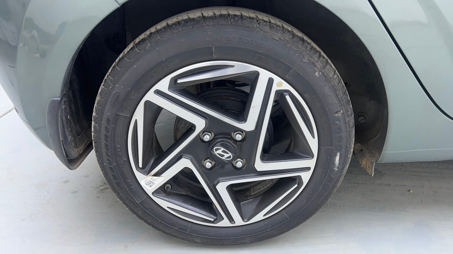 Used 2026 Hyundai Grand i10 Nios Asta 1.2 Kappa AMT Petrol Automatic tyres RIGHT REAR TYRE RIM VIEW