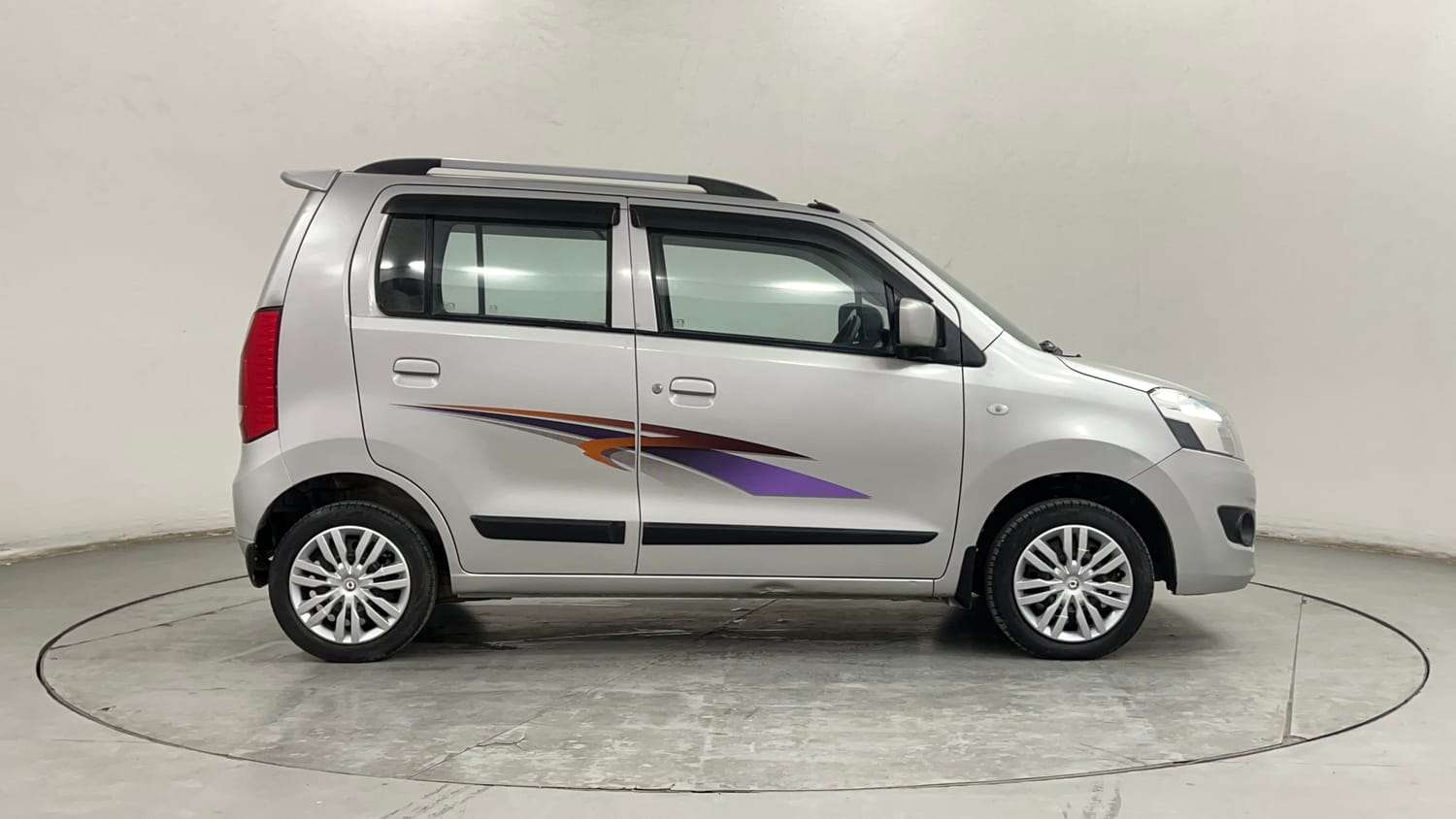 Used 2014 Maruti Suzuki Wagon R VXI Petrol Manual exterior RIGHT SIDE VIEW