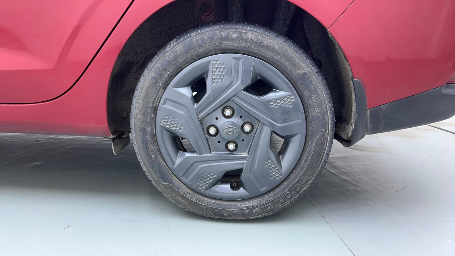 Used 2022 Hyundai Aura S 1.2 AMT Petrol Petrol Automatic tyres LEFT REAR TYRE RIM VIEW