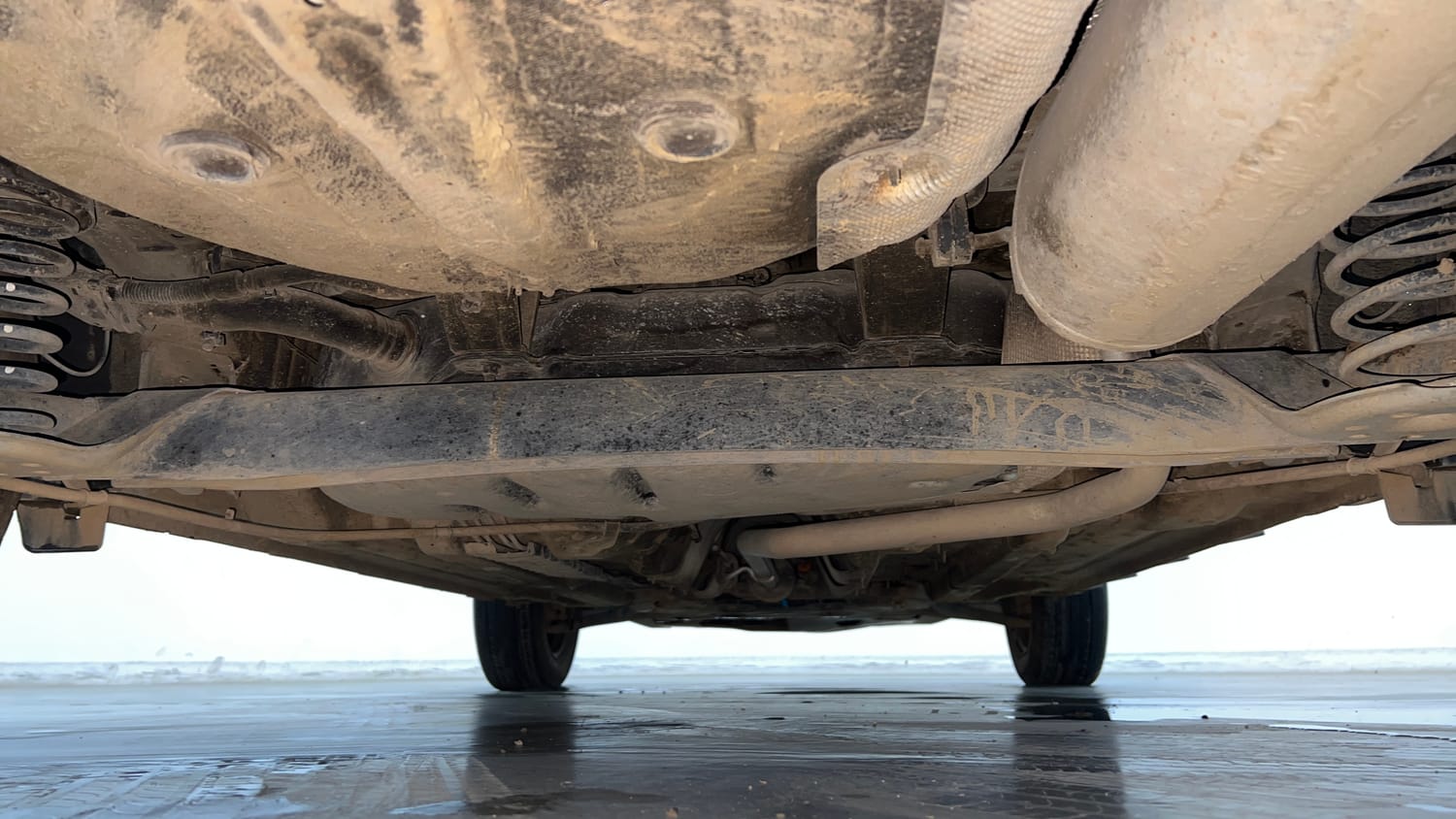Used 2025 Hyundai Venue S Plus 1.2 Petrol MT Petrol Manual extra REAR UNDERBODY VIEW (TAKEN FROM REAR)