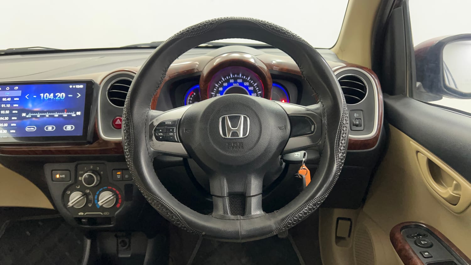 Used 2014 Honda Mobilio V (O) Petrol Petrol Manual interior STEERING VIEW