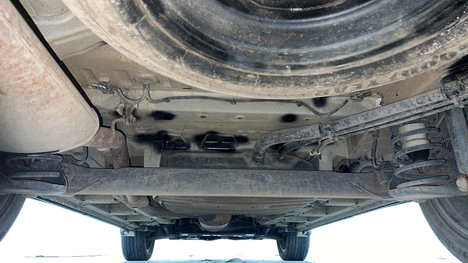 Used 2021 MG Motors Hector Sharp 1.5 Petrol CVT Petrol Automatic extra REAR UNDERBODY VIEW (TAKEN FROM REAR)