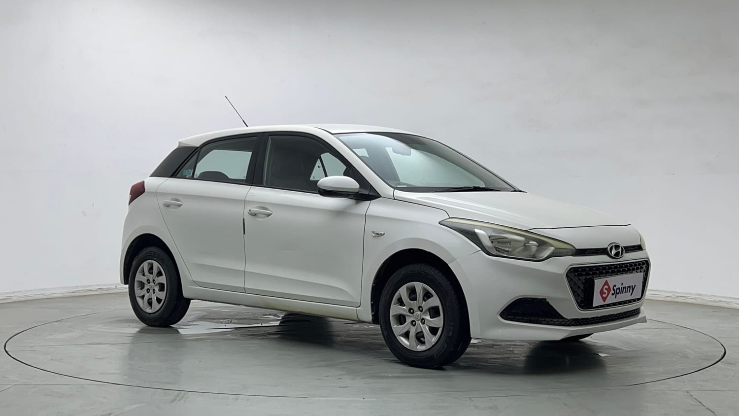 Used 2016 Hyundai Elite i20 Magna 1.2 Petrol Manual exterior RIGHT FRONT CORNER VIEW