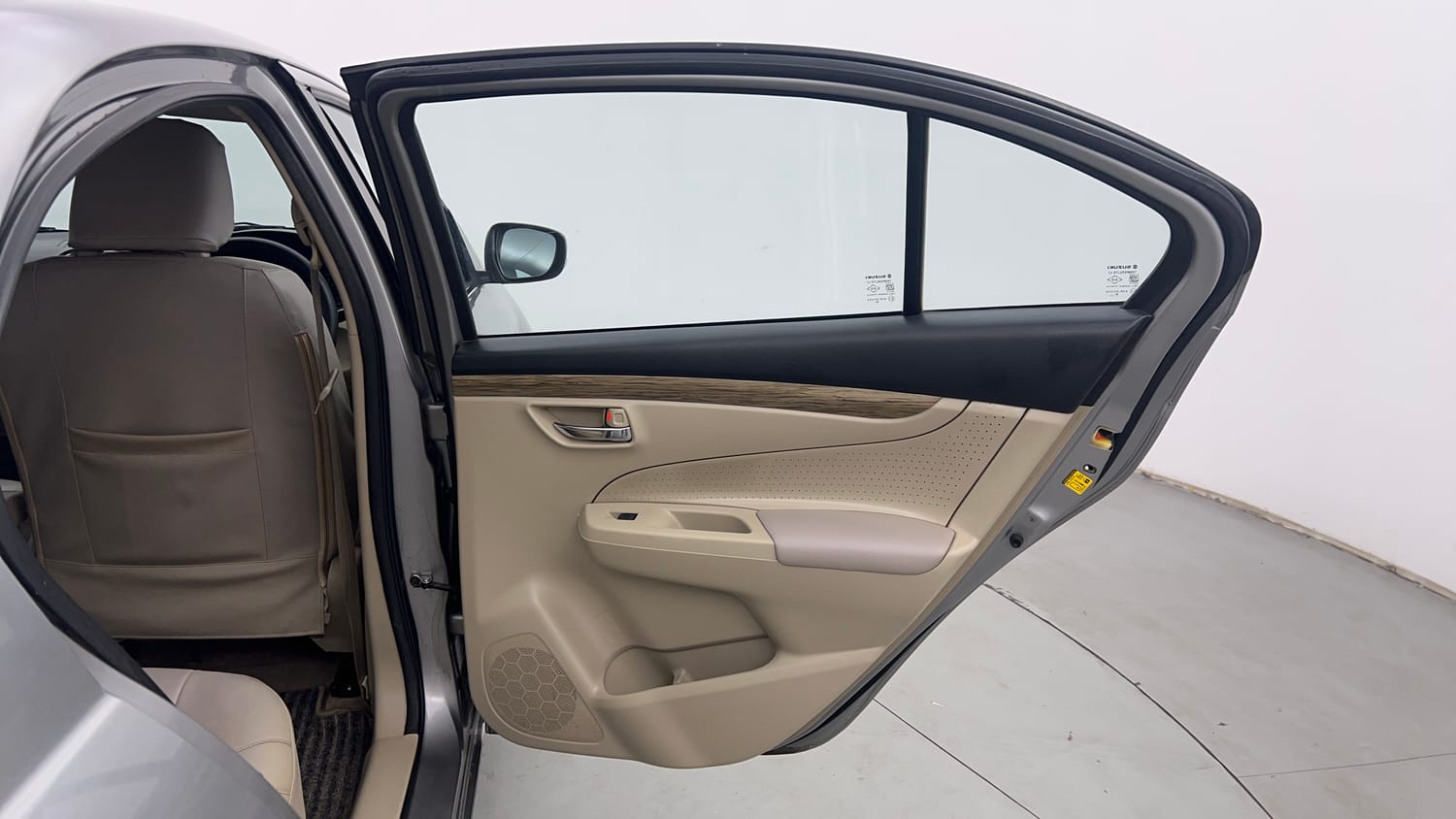 Used 2018 Maruti Suzuki Ciaz Delta Hybrid 1.5 Petrol Manual interior RIGHT REAR DOOR OPEN VIEW