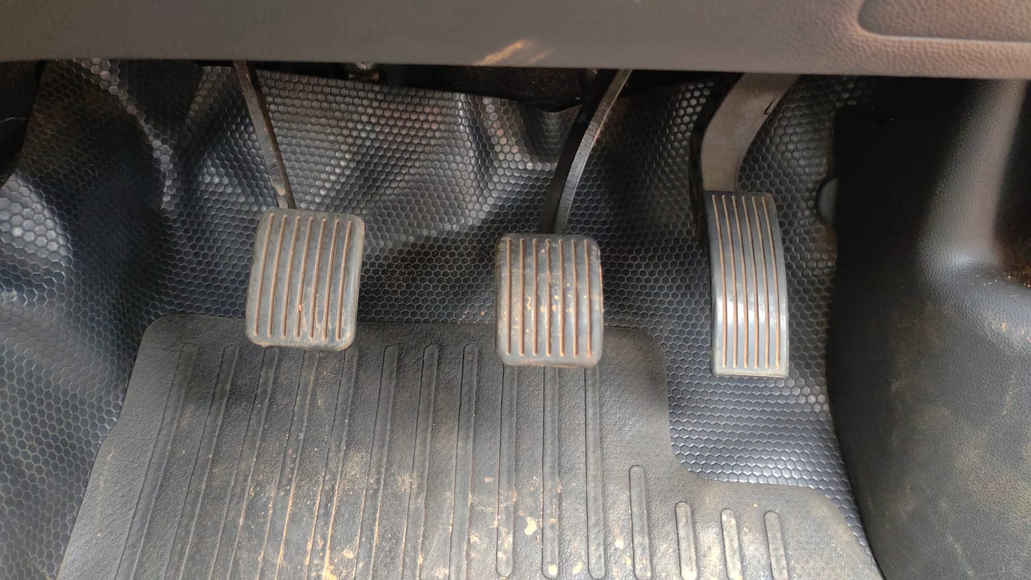 Used 2018 Hyundai Grand i10 Sportz 1.2 Kappa VTVT Petrol Manual interior PEDALS VIEW