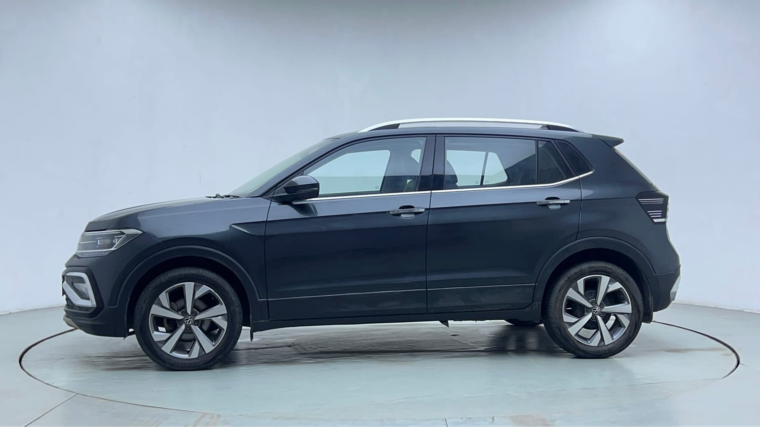 Used 2022 Volkswagen Taigun Topline 1.0 TSI AT Petrol Automatic exterior LEFT SIDE VIEW