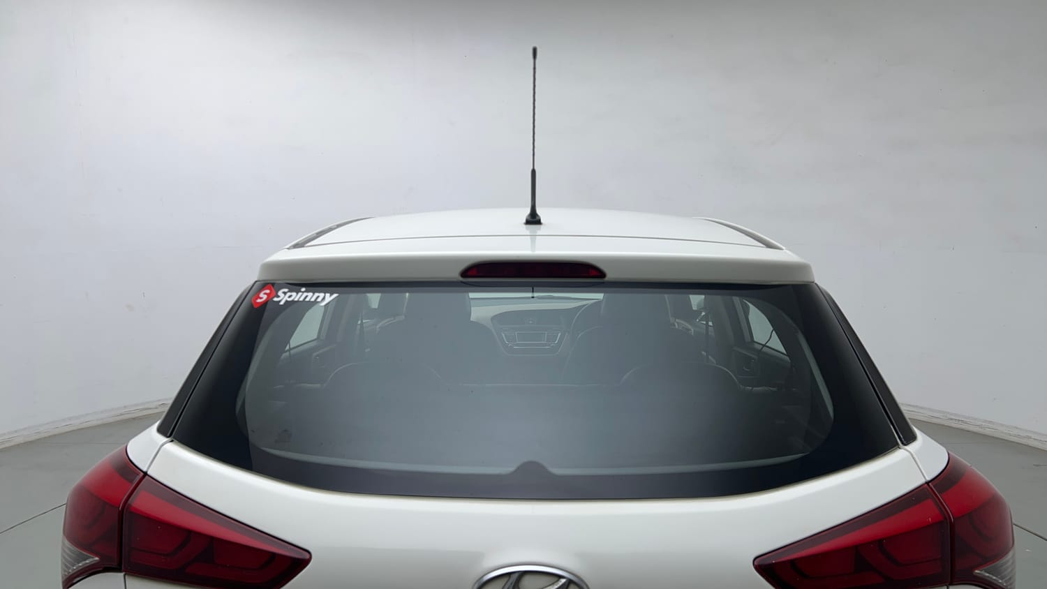Used 2016 Hyundai Elite i20 Magna 1.2 Petrol Manual exterior BACK WINDSHIELD VIEW
