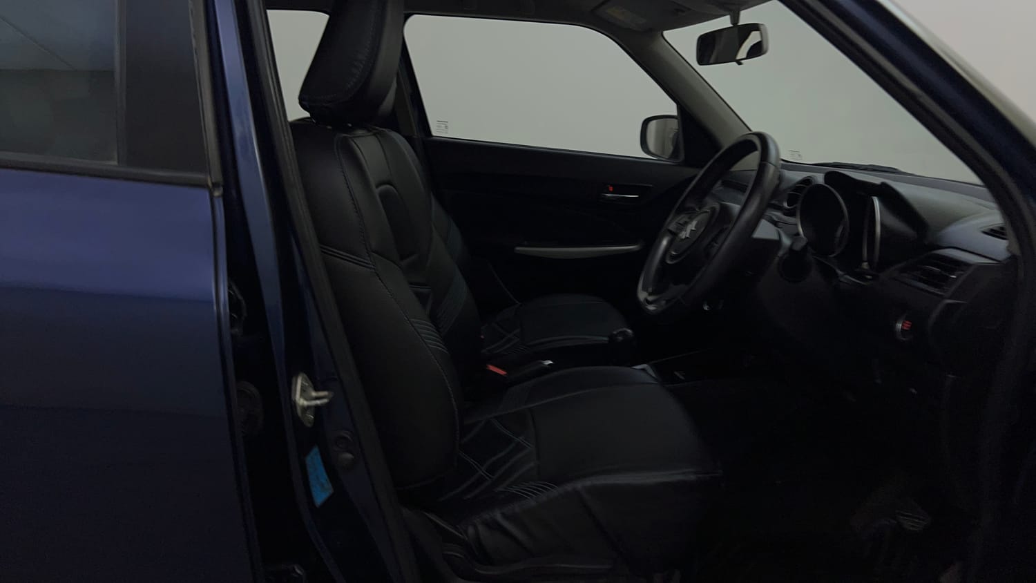 Used 2018 Maruti Suzuki Swift ZXi AMT Petrol Automatic interior RIGHT SIDE FRONT DOOR CABIN VIEW