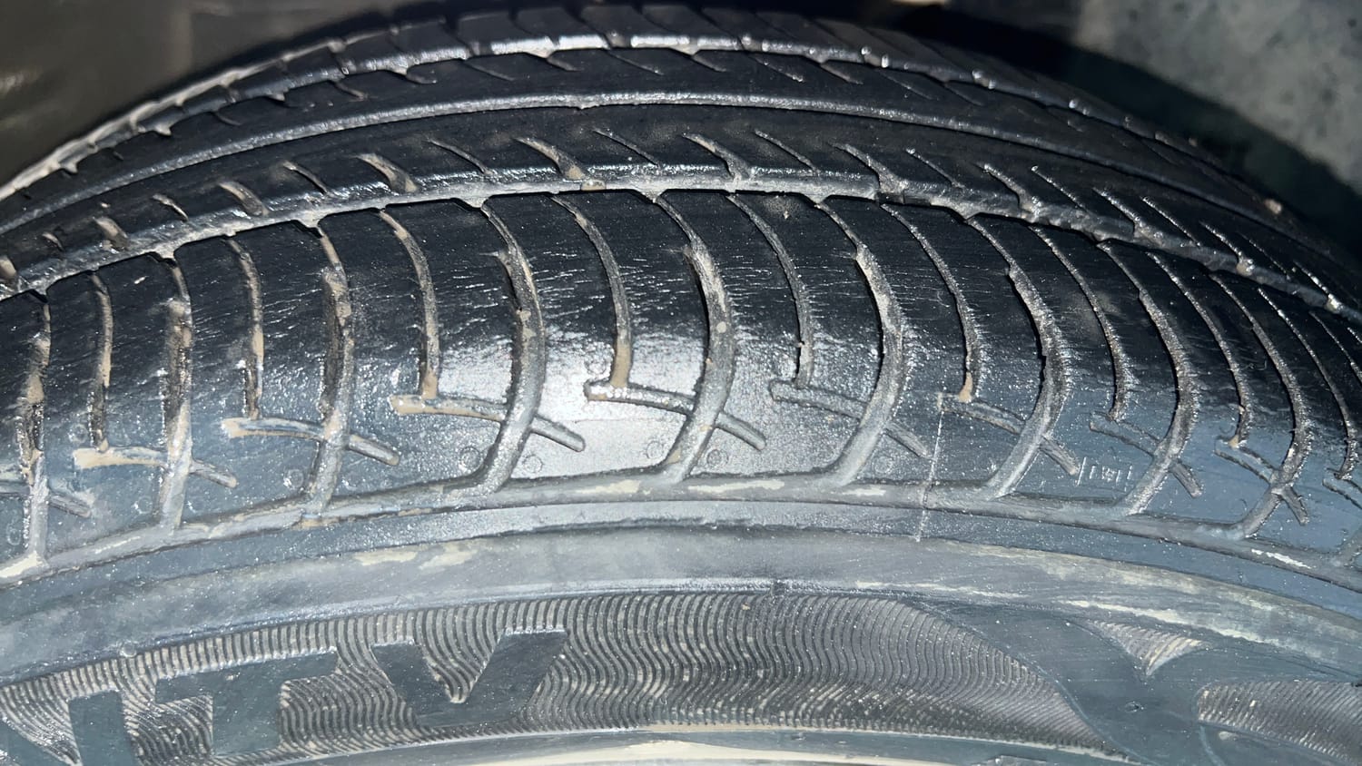 Used 2019 Maruti Suzuki Wagon R 1.0 VXi 1.0 Petrol Manual tyres RIGHT FRONT TYRE TREAD VIEW
