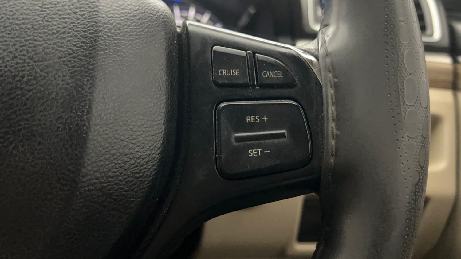 Used 2022 Maruti Suzuki Ciaz Zeta 1.5 Petrol Manual top_features Cruise control