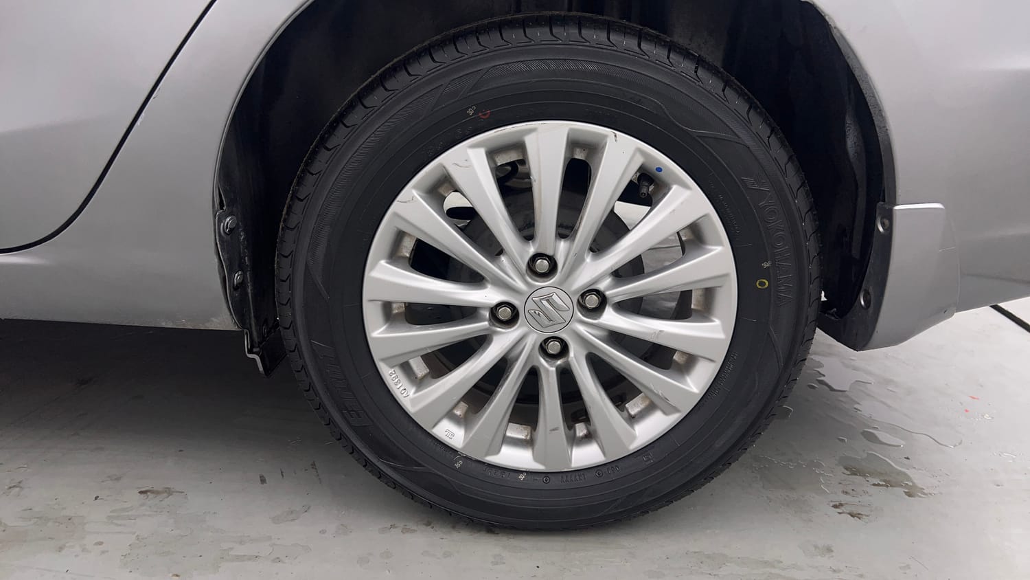 Used 2018 Maruti Suzuki Ciaz Delta Hybrid 1.5 Petrol Manual tyres LEFT REAR TYRE RIM VIEW