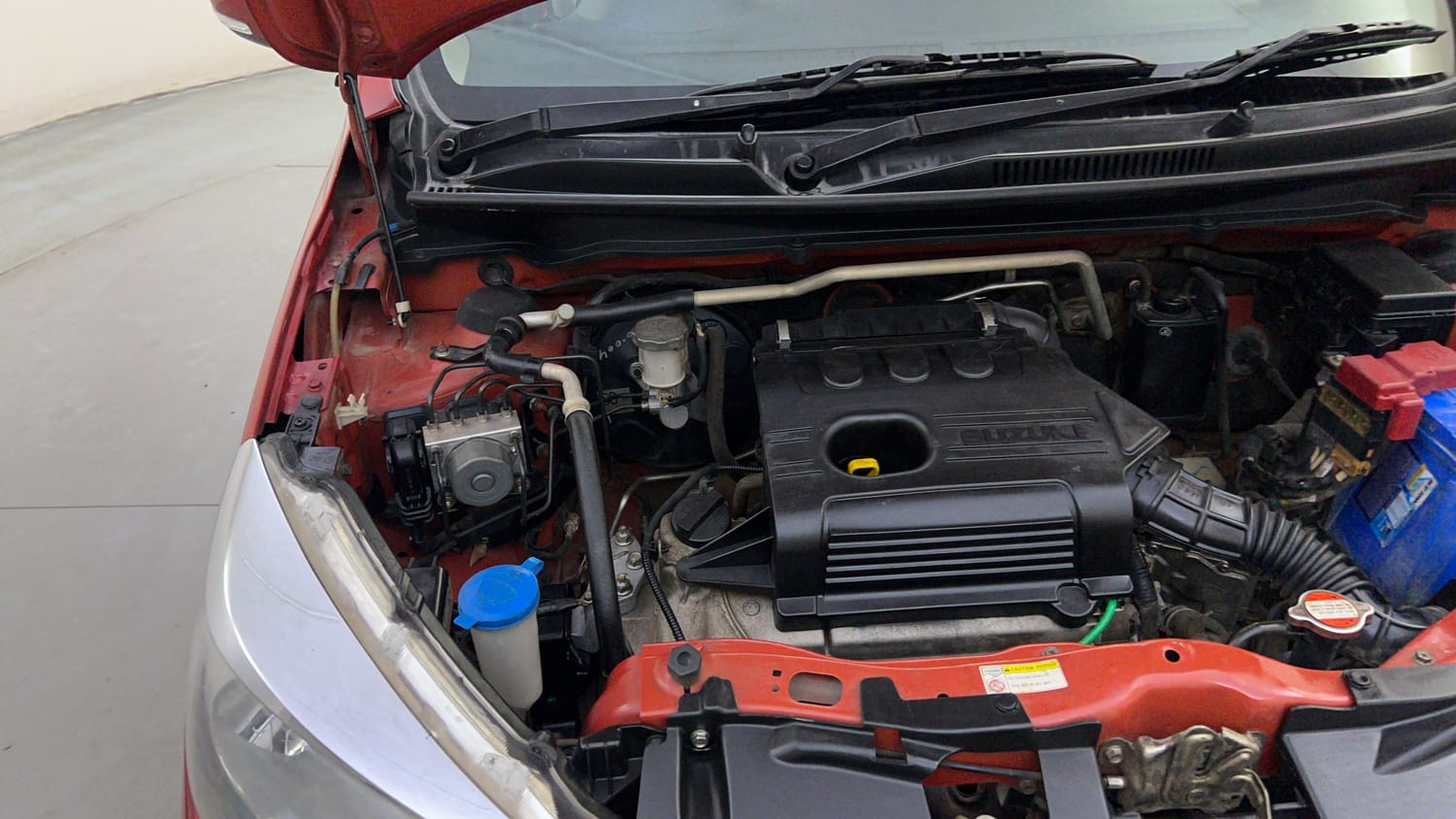 Used 2018 Maruti Suzuki Celerio ZXi (O) AMT Petrol Automatic engine ENGINE RIGHT SIDE HINGE & APRON VIEW