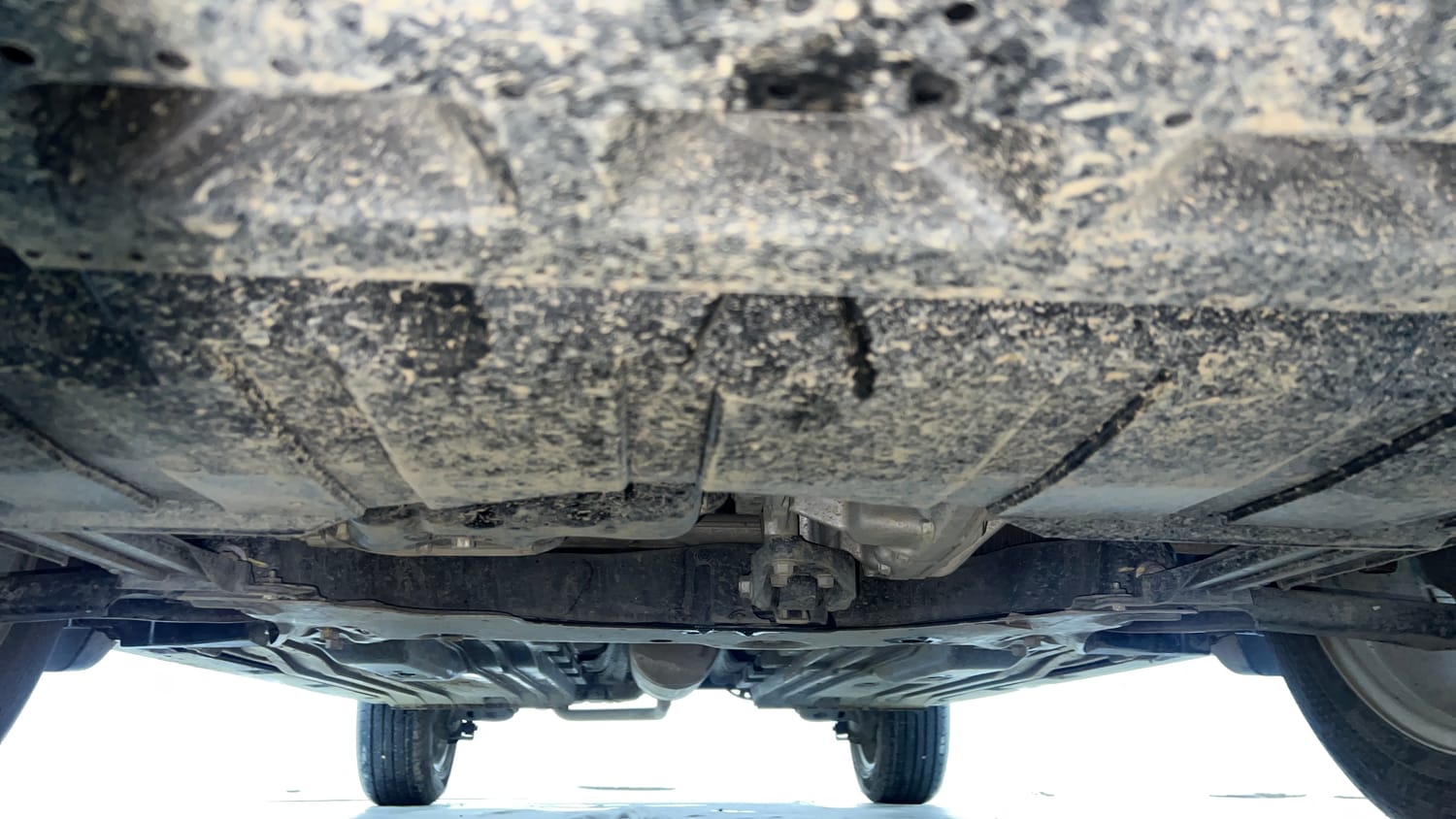 Used 2025 Toyota Urban Cruiser Hyryder V Hybrid Hybrid Automatic extra FRONT LEFT UNDERBODY VIEW