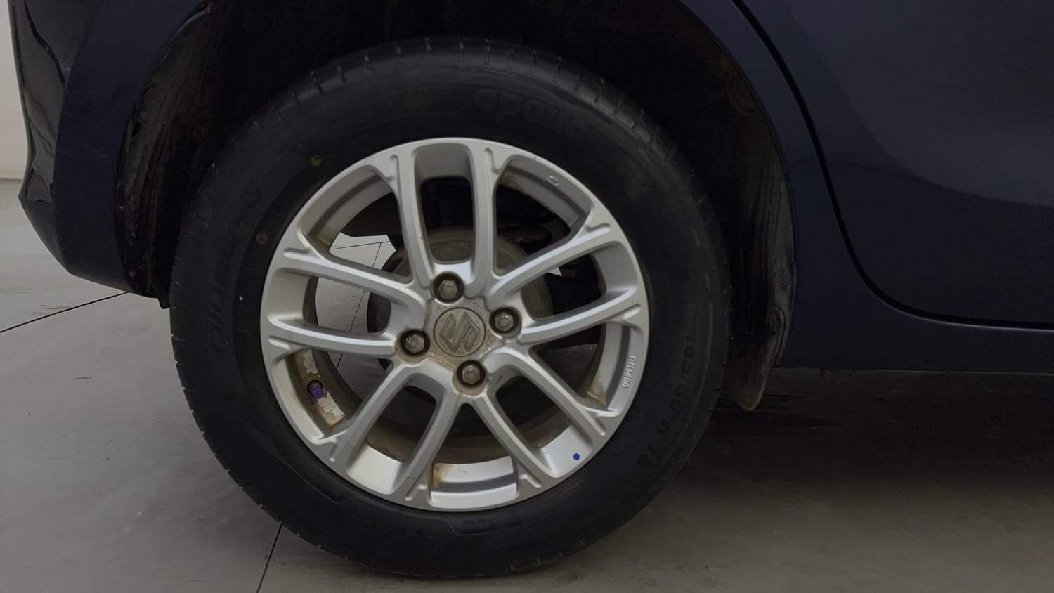 Used 2018 Maruti Suzuki Swift ZXi AMT Petrol Automatic tyres RIGHT REAR TYRE RIM VIEW