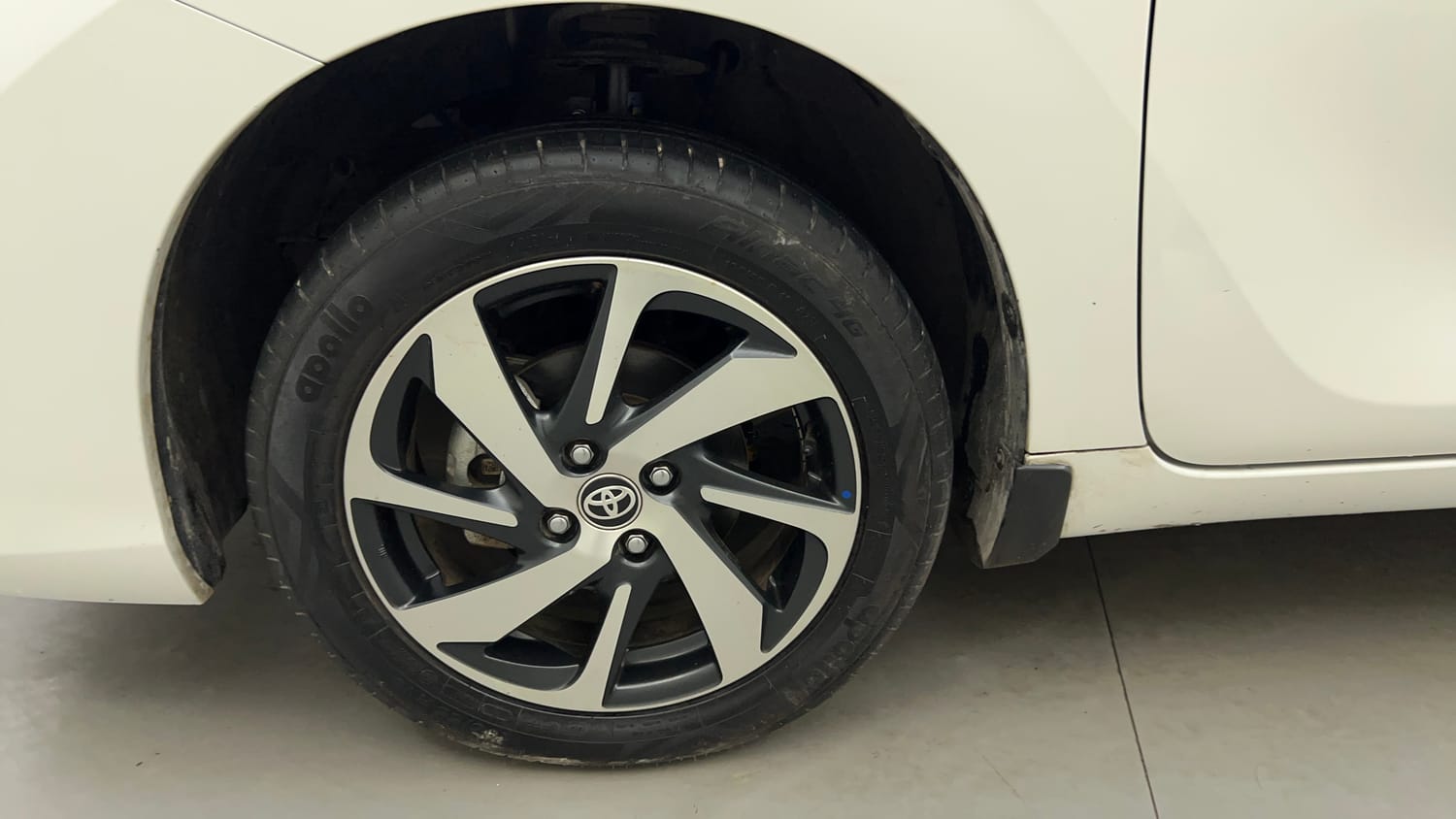 Used 2024 Toyota Glanza G Petrol Manual tyres LEFT FRONT TYRE RIM VIEW