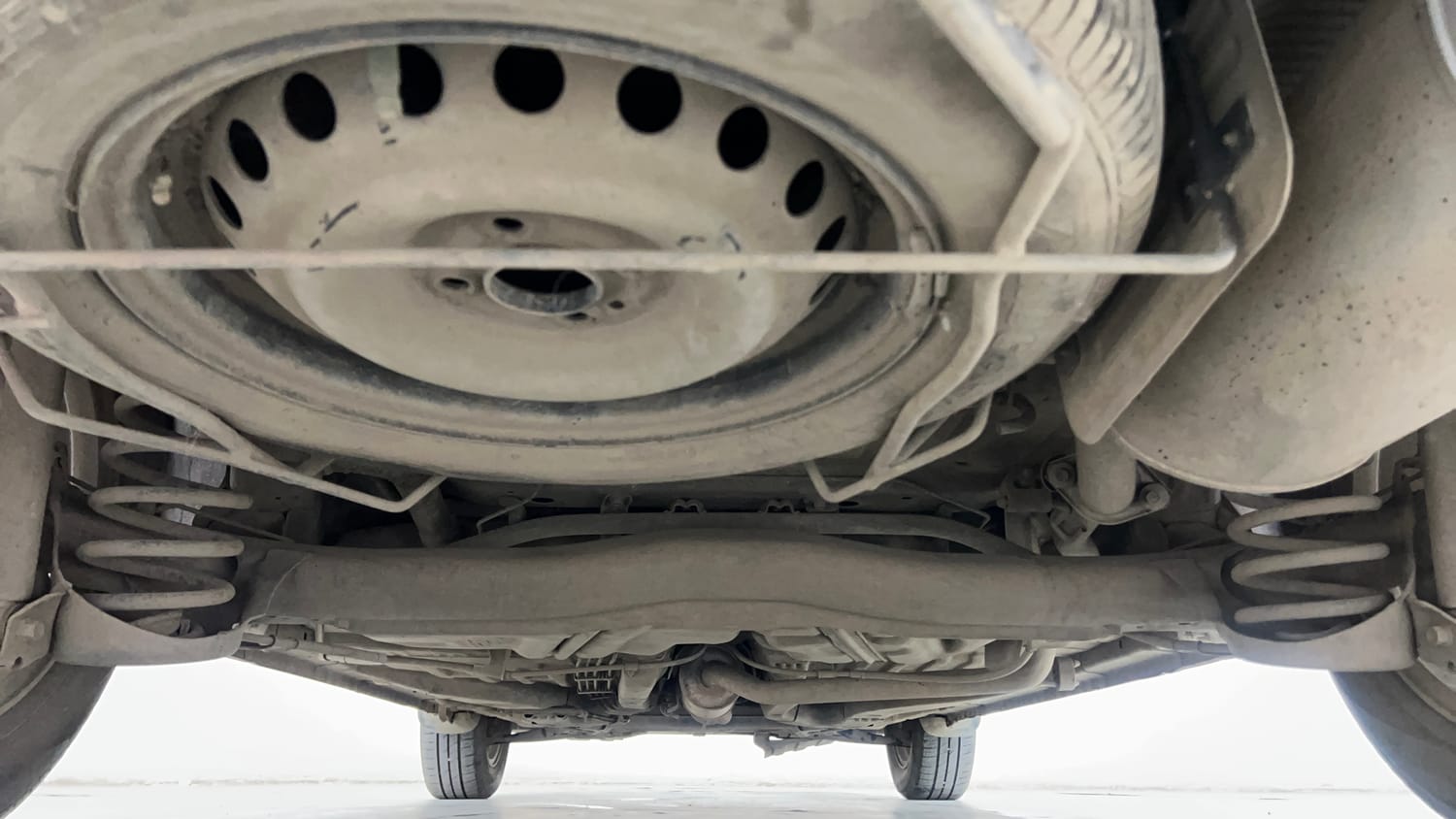 Used 2014 Honda Mobilio V (O) Petrol Petrol Manual extra REAR UNDERBODY VIEW (TAKEN FROM REAR)