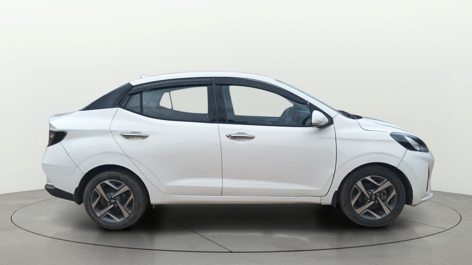 Used 2020 Hyundai Aura SX 1.2 Petrol Petrol Manual exterior RIGHT SIDE VIEW