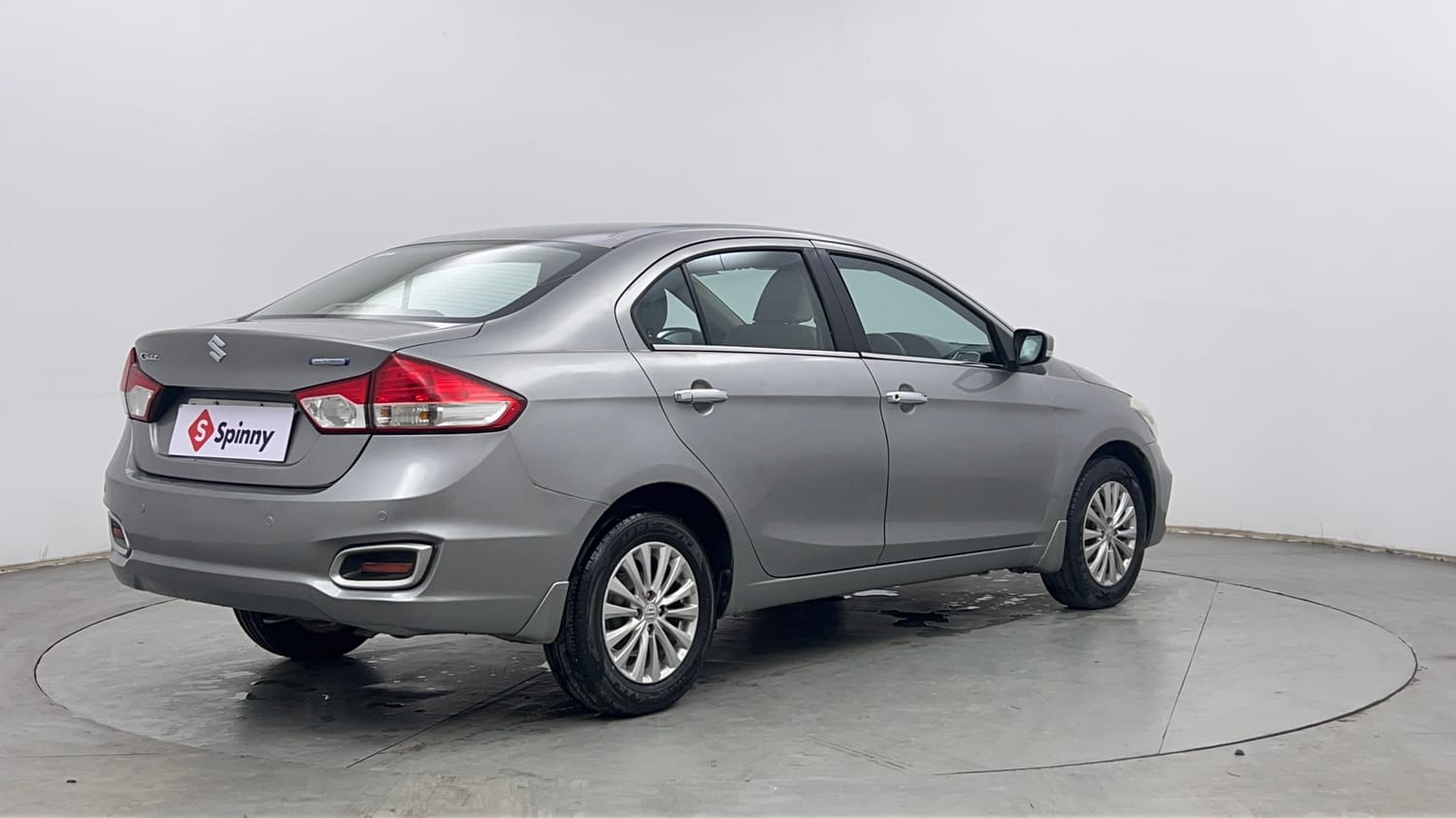 Used 2018 Maruti Suzuki Ciaz Delta Hybrid 1.5 Petrol Manual exterior RIGHT REAR CORNER VIEW