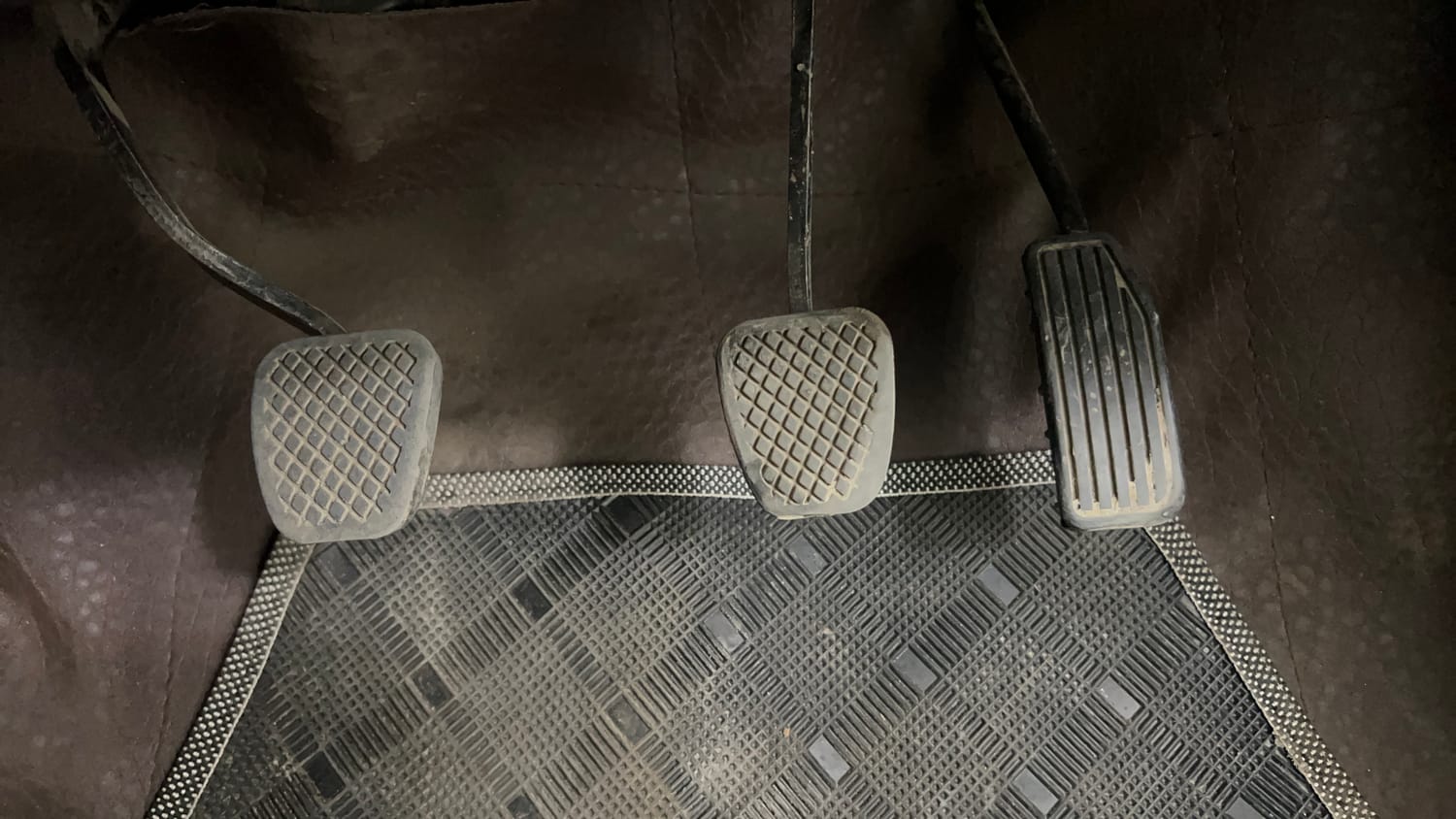Used 2014 Honda Mobilio V (O) Petrol Petrol Manual interior PEDALS VIEW