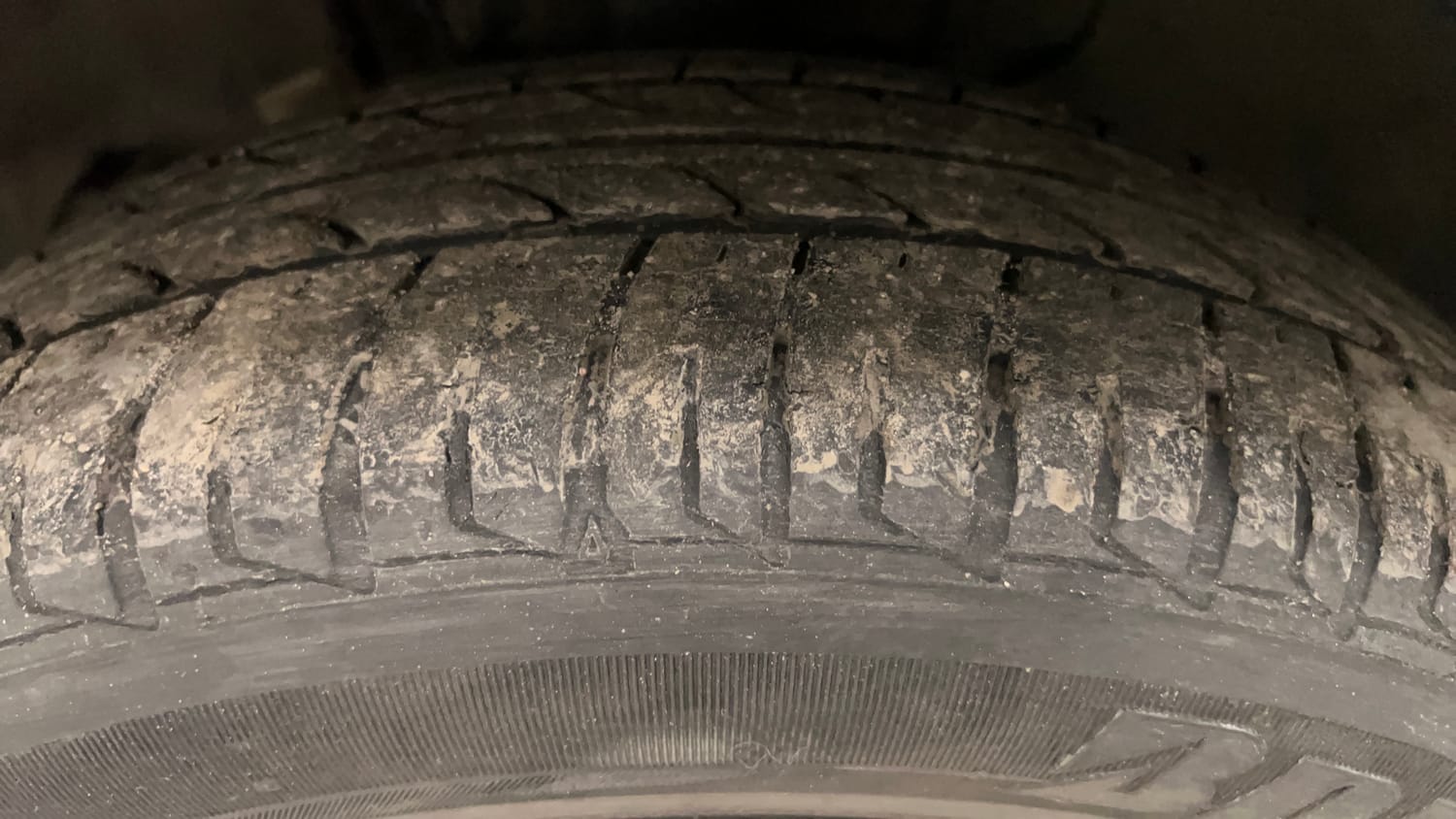 Used 2022 Tata Tiago XT CNG Cng Manual tyres LEFT FRONT TYRE TREAD VIEW