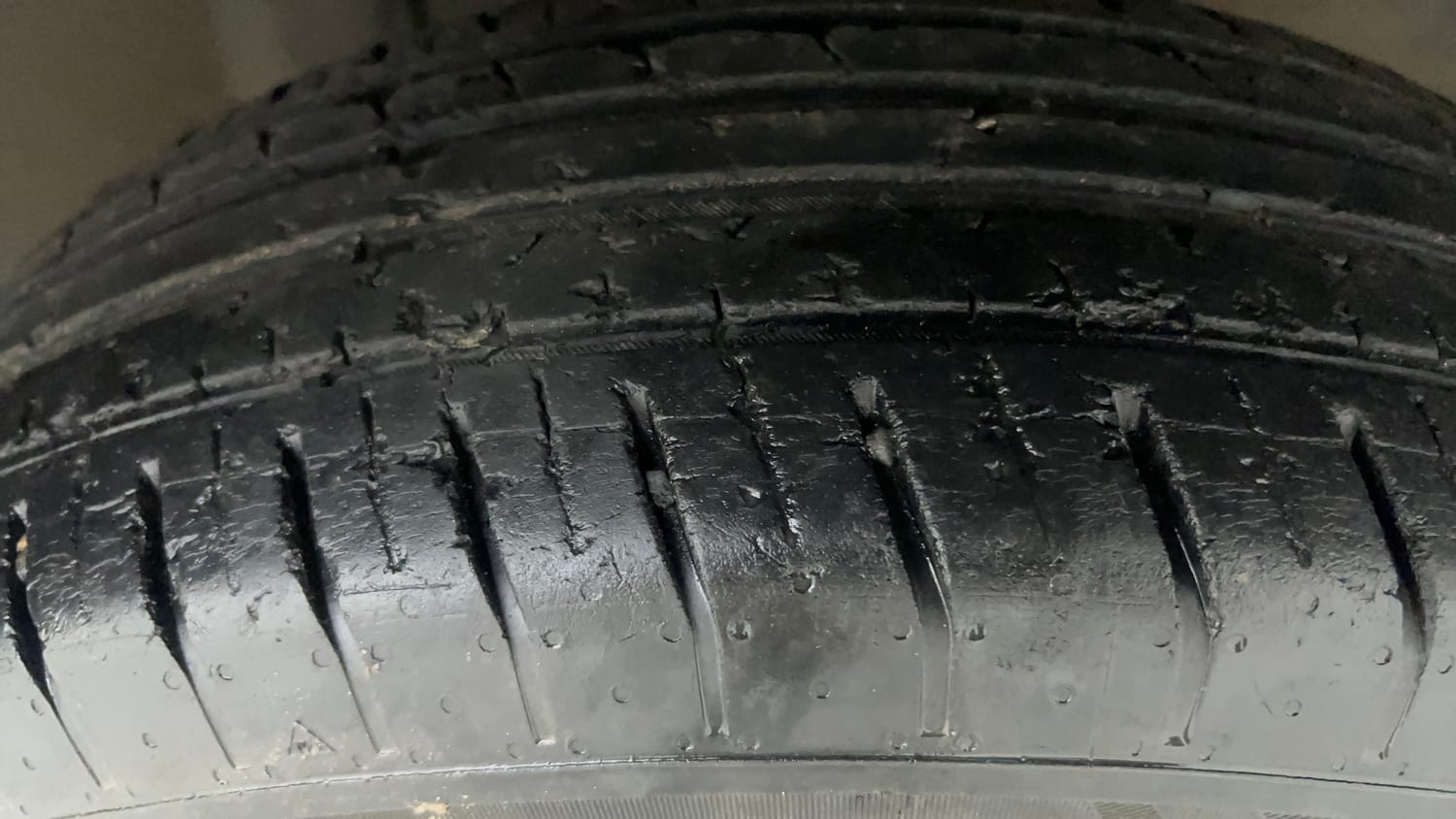 Used 2022 Tata Punch Pure Rhythm Pack MT Petrol Manual tyres RIGHT FRONT TYRE TREAD VIEW
