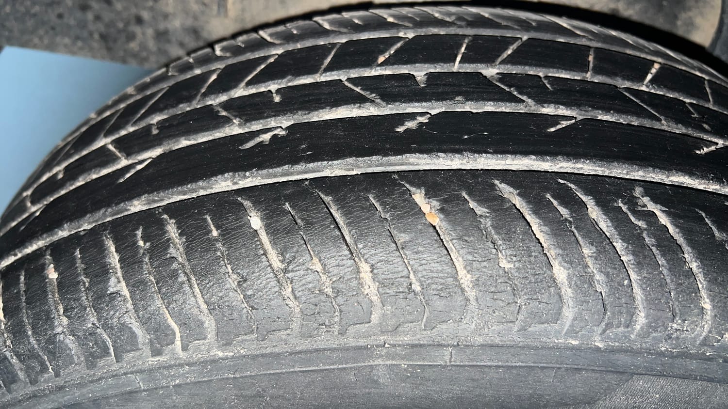 Used 2021 Nissan Magnite XV Premium Turbo Petrol Manual tyres RIGHT REAR TYRE TREAD VIEW