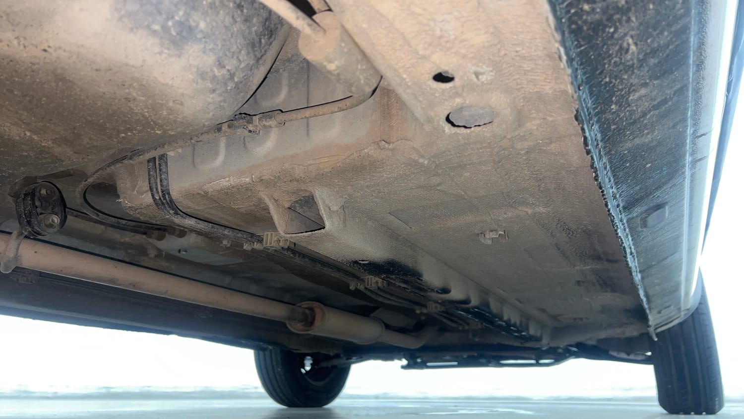 Used 2020 Renault Kwid RXT 1.0 Opt Petrol Manual extra REAR RIGHT UNDERBODY VIEW