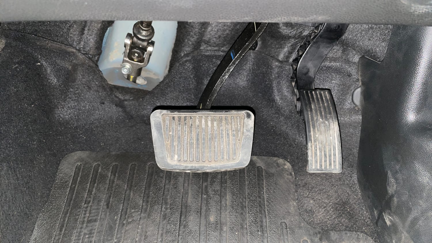 Used 2018 Hyundai Grand i10 Sportz AT 1.2 Kappa VTVT Petrol Automatic interior PEDALS VIEW