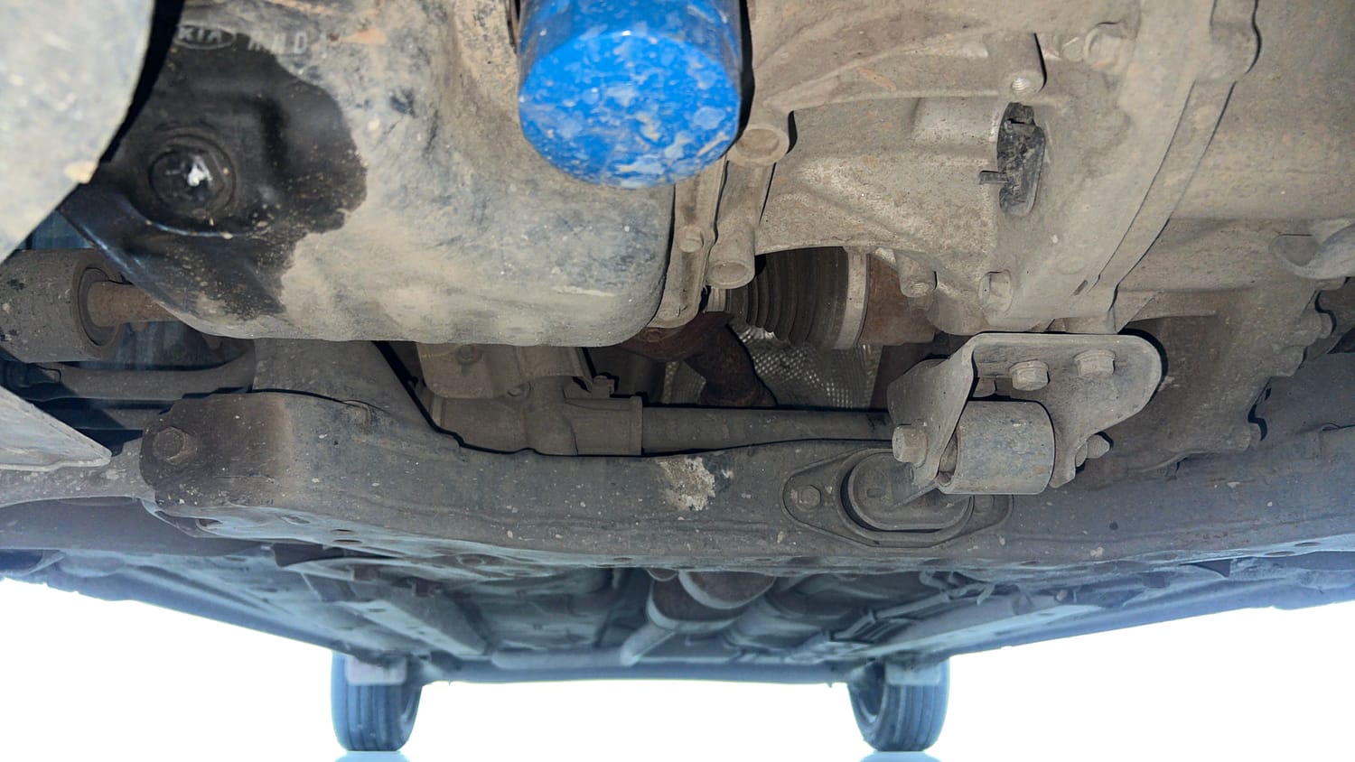 Used 2022 Hyundai Aura S 1.2 AMT Petrol Petrol Automatic extra FRONT LEFT UNDERBODY VIEW