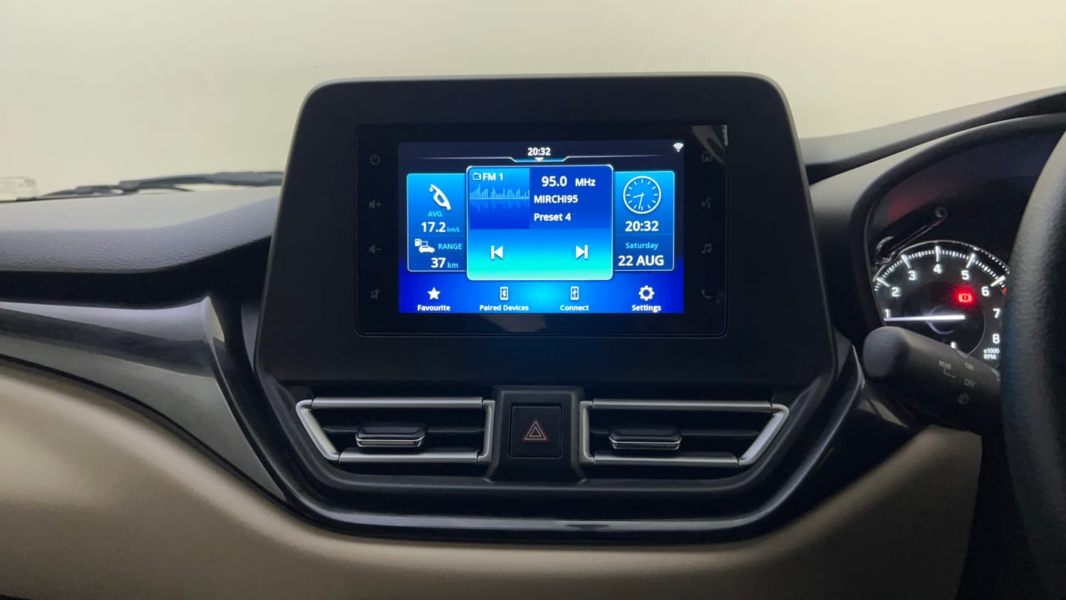 Used 2024 Toyota Glanza G Petrol Manual top_features Integrated (in-dash) music system