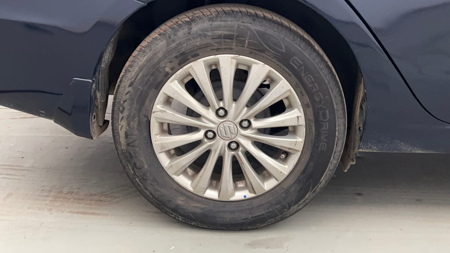 Used 2022 Maruti Suzuki Ciaz Zeta 1.5 Petrol Manual tyres RIGHT REAR TYRE RIM VIEW