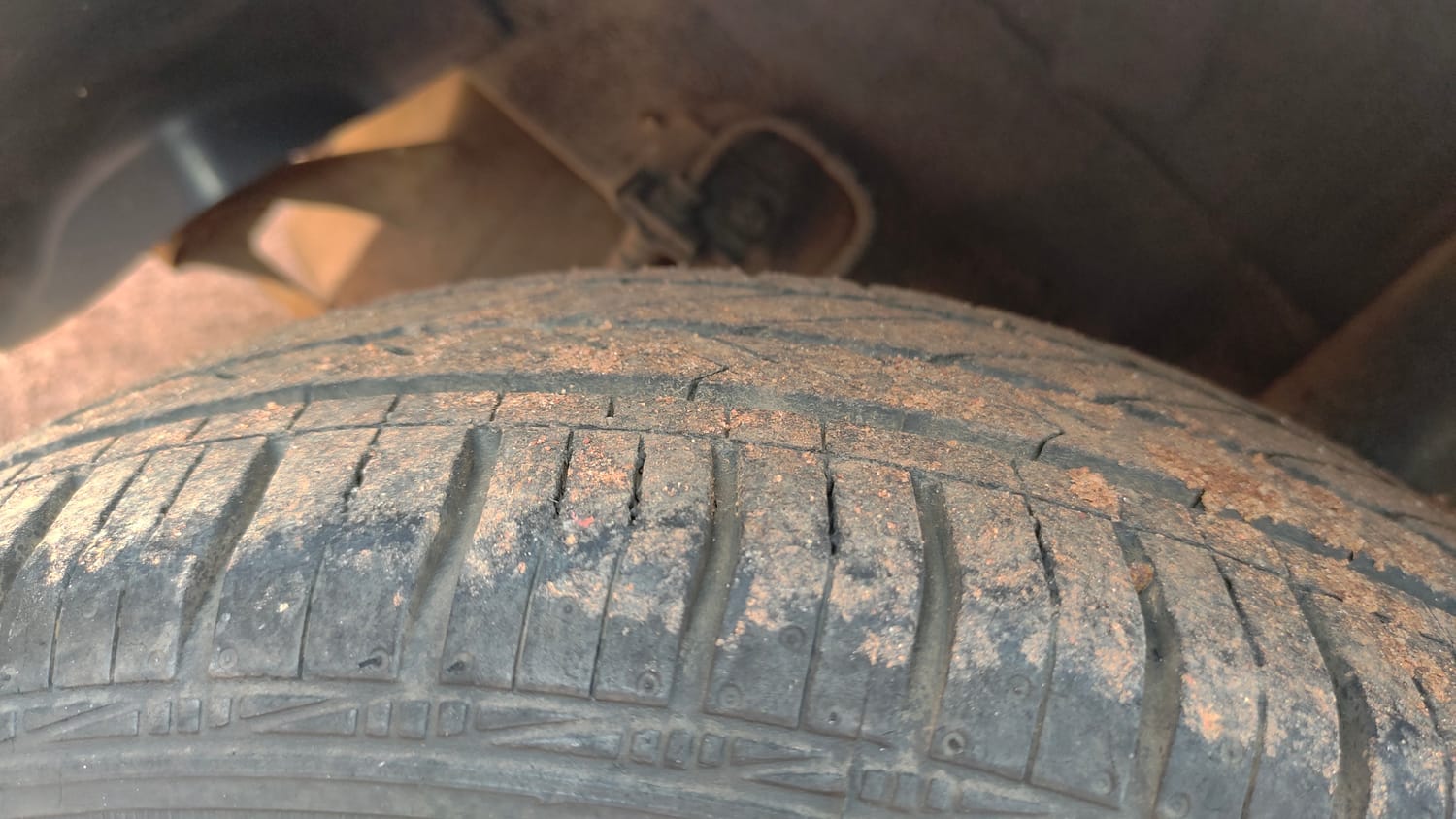 Used 2018 Hyundai Grand i10 Sportz 1.2 Kappa VTVT Petrol Manual tyres RIGHT REAR TYRE TREAD VIEW