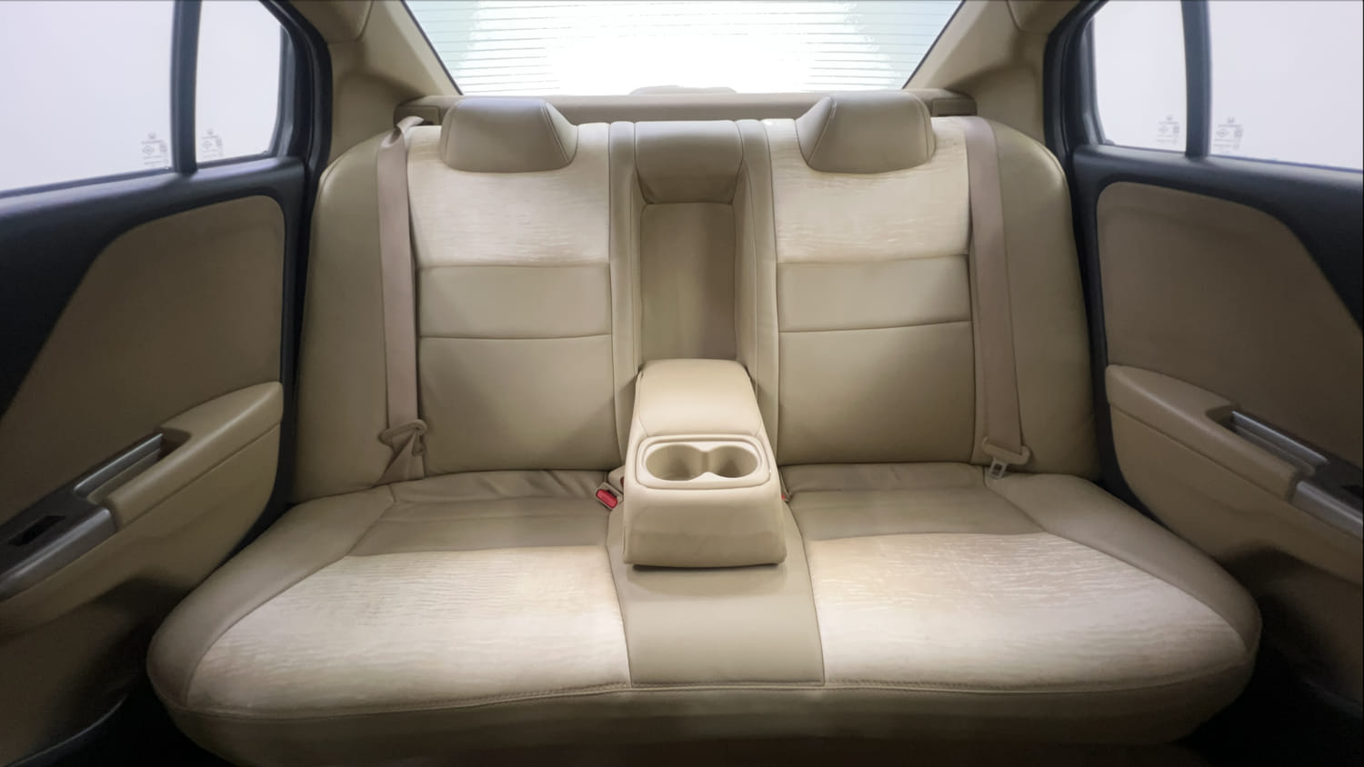 Used 2015 Honda City V Petrol Manual interior REAR SEAT CONDITION VIEW