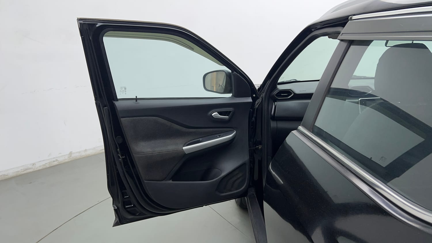 Used 2021 Nissan Magnite XV Premium Turbo Petrol Manual interior LEFT FRONT DOOR OPEN VIEW