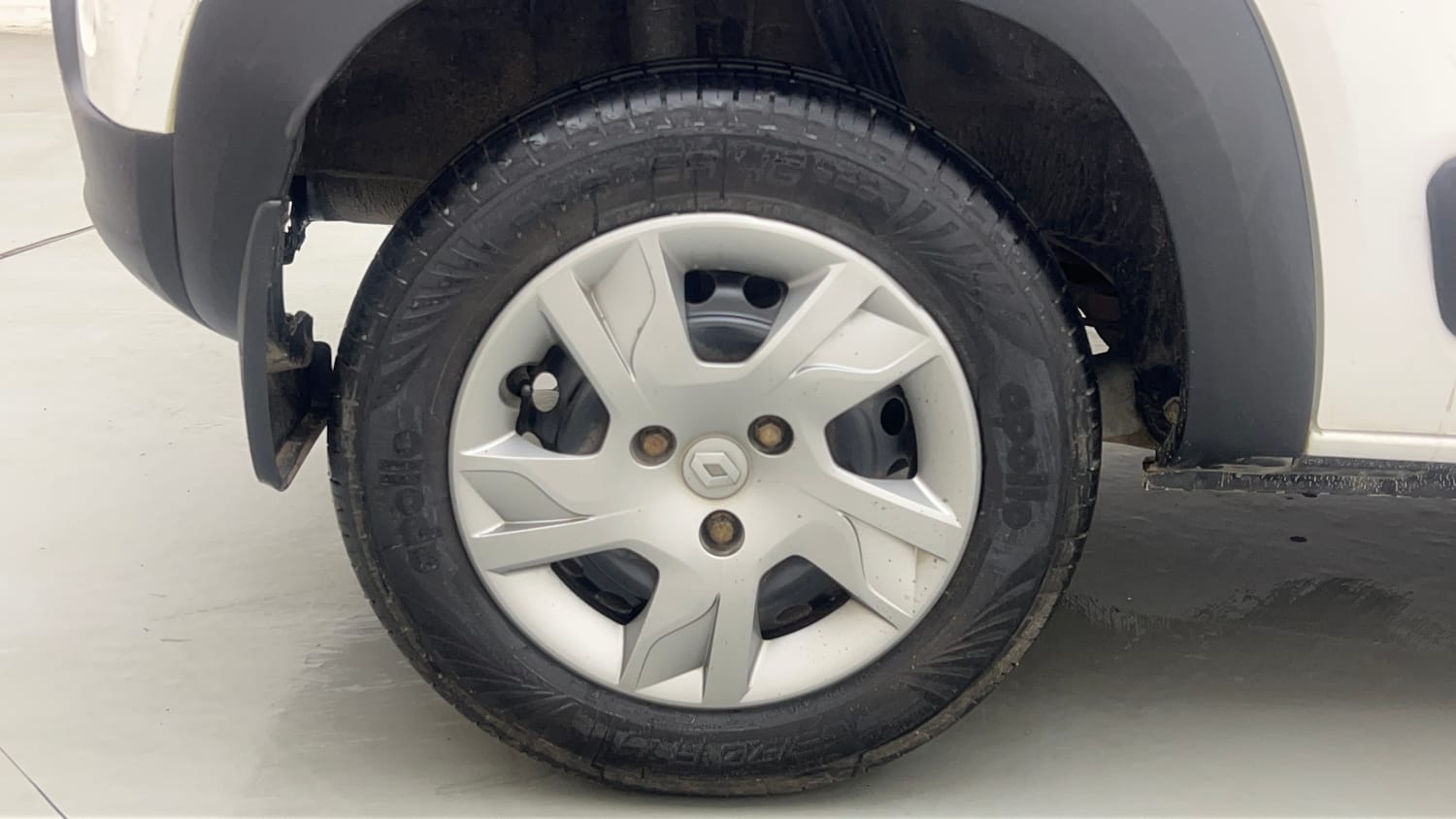 Used 2020 Renault Kwid RXT 1.0 Opt Petrol Manual tyres RIGHT REAR TYRE RIM VIEW
