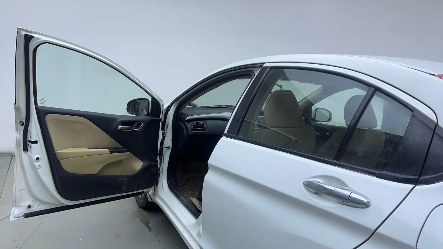 Used 2017 Honda City V Diesel Diesel Manual interior LEFT FRONT DOOR OPEN VIEW