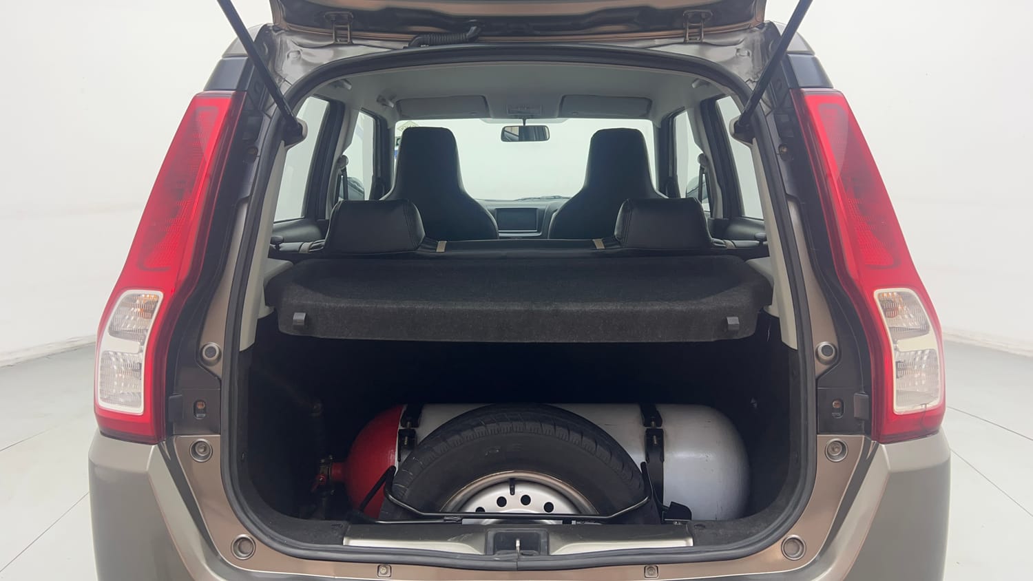 Used 2019 Maruti Suzuki Wagon R LXi 1.0 CNG Cng Manual interior DICKY INSIDE VIEW