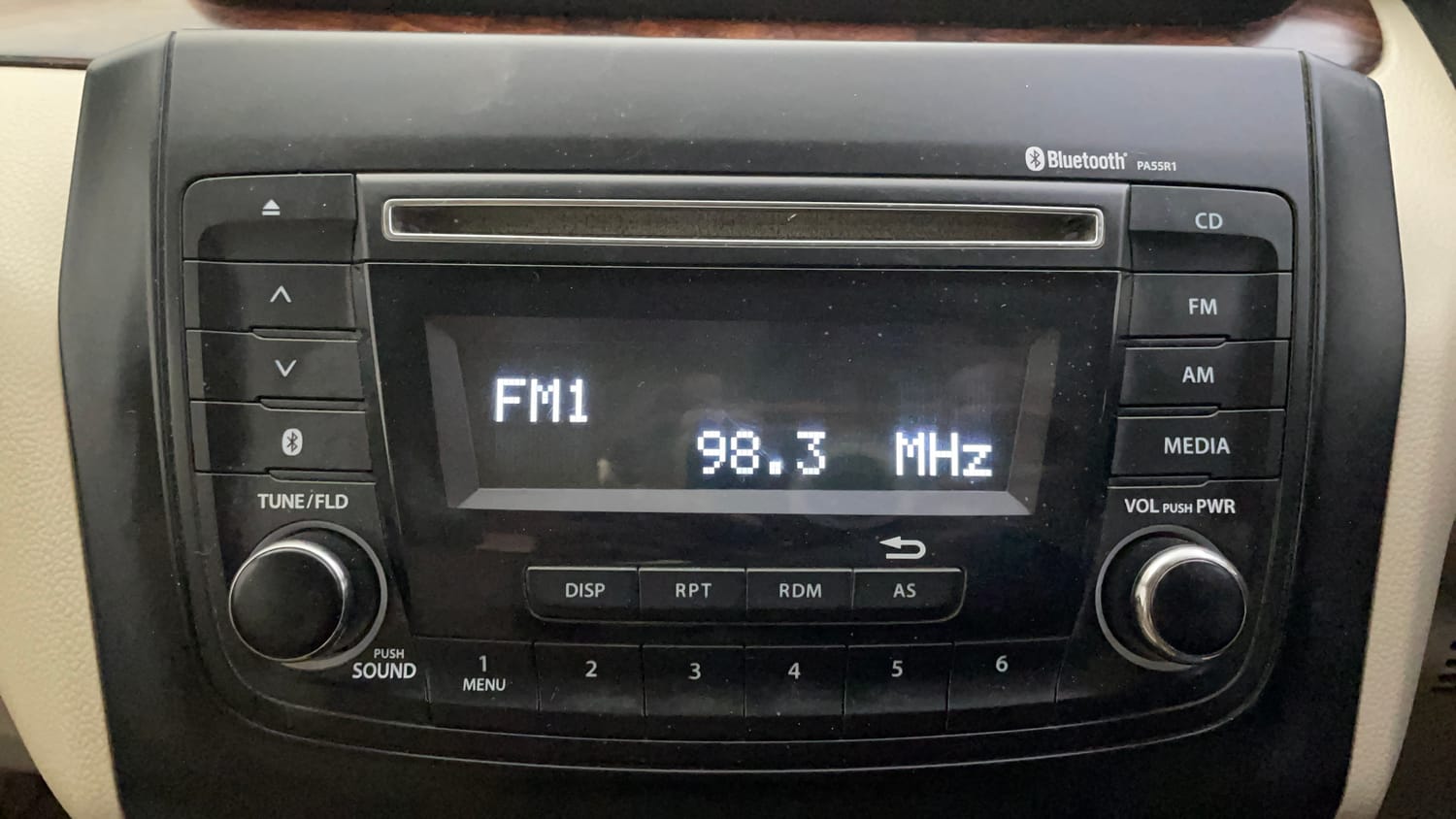Used 2018 Maruti Suzuki Dzire VXi Petrol Automatic top_features Integrated (in-dash) music system