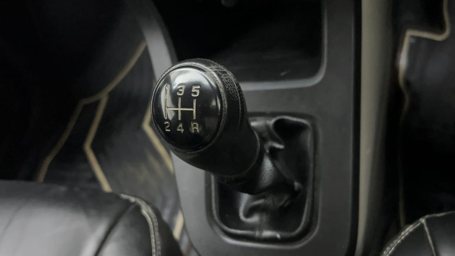 Used 2019 Maruti Suzuki Wagon R 1.0 VXi 1.0 Petrol Manual interior GEAR  KNOB VIEW