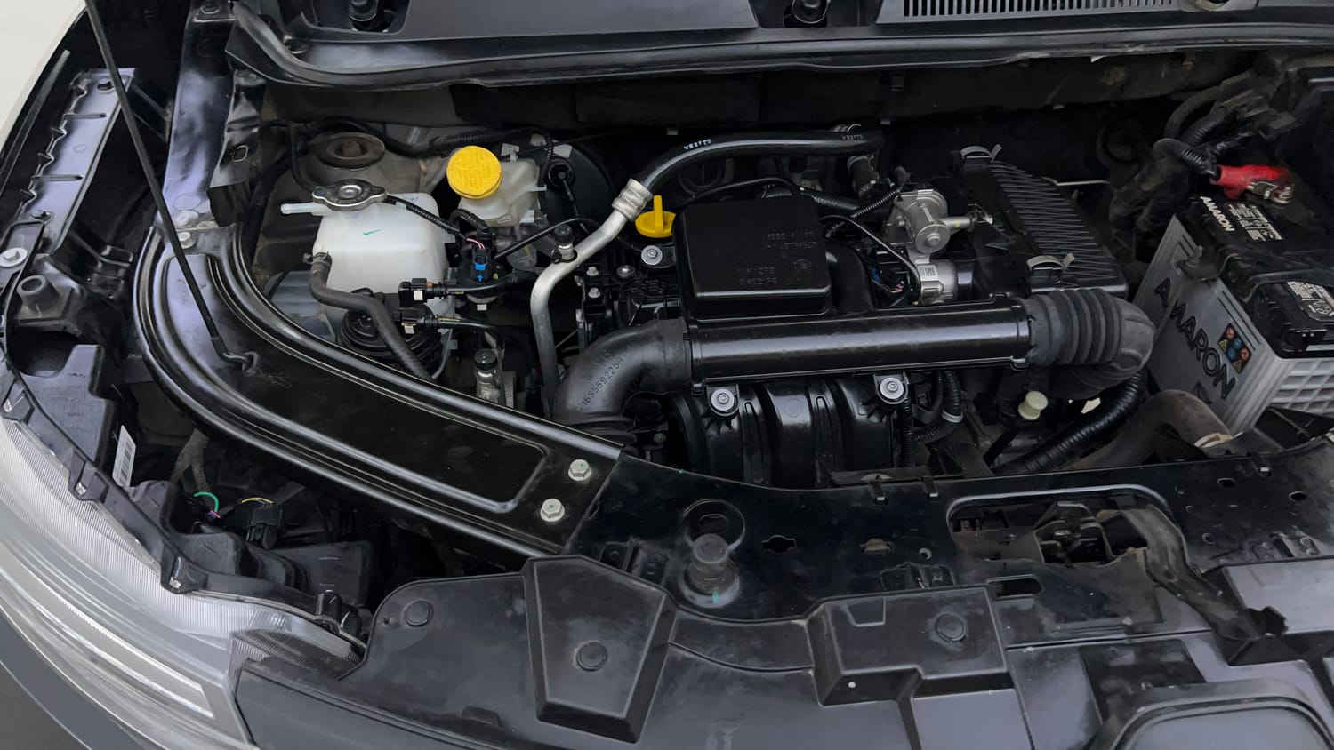 Used 2023 Renault Kiger RXT (O) AMT Petrol Automatic engine ENGINE RIGHT SIDE VIEW